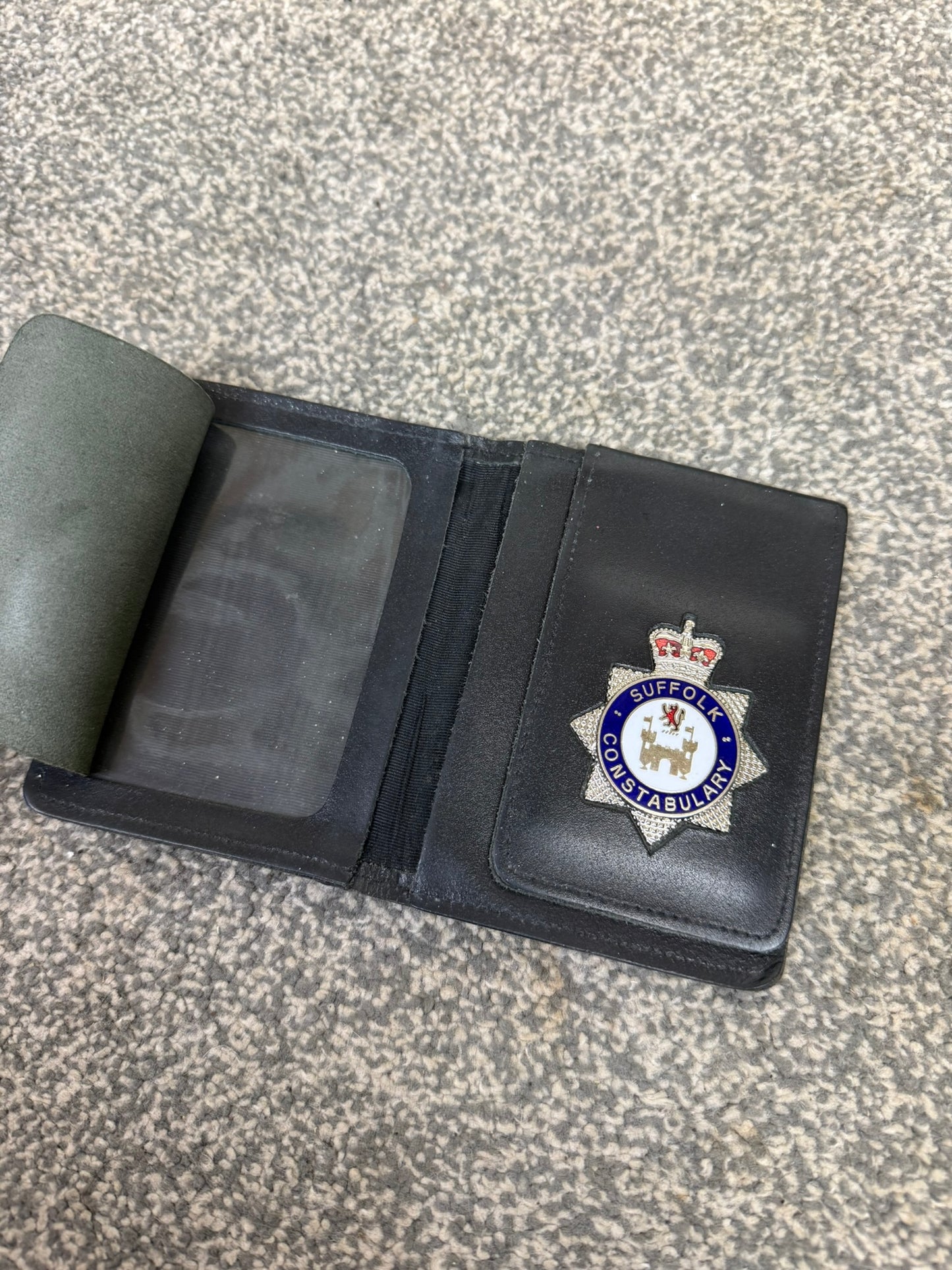 Ex Police Suffolk Constabulary Warrant Wallet & Enamel Badge Collectible Memorabilia