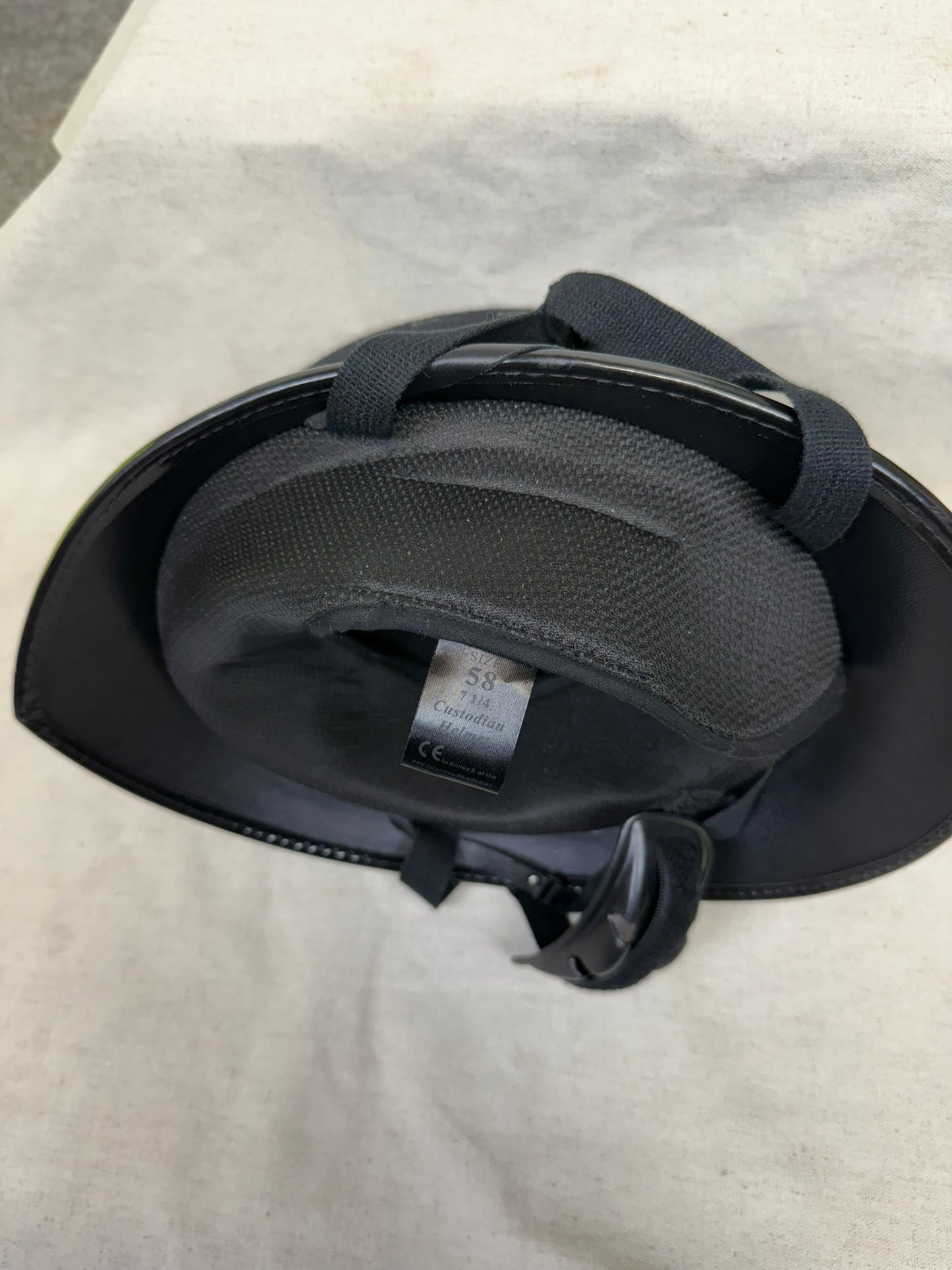 Ex British Police Bobby Helmet Suffolk Police Badge Collectors Display Prop