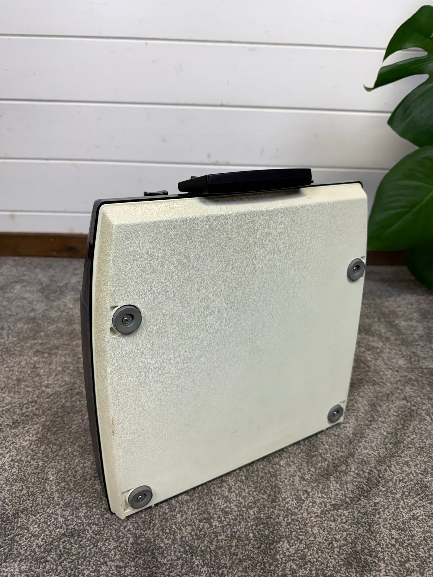 Vintage Brother Deluxe 660TR Typewriter Portable 1970's Made In Japan Retro Decor - Working