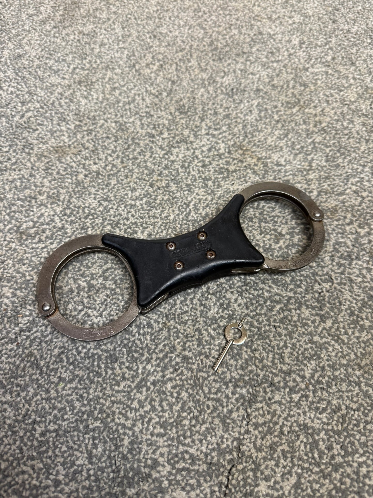 Ex Police Civil Defence Supply Handcuffs Genuine Cuffs With Key Collectible Memorabilia