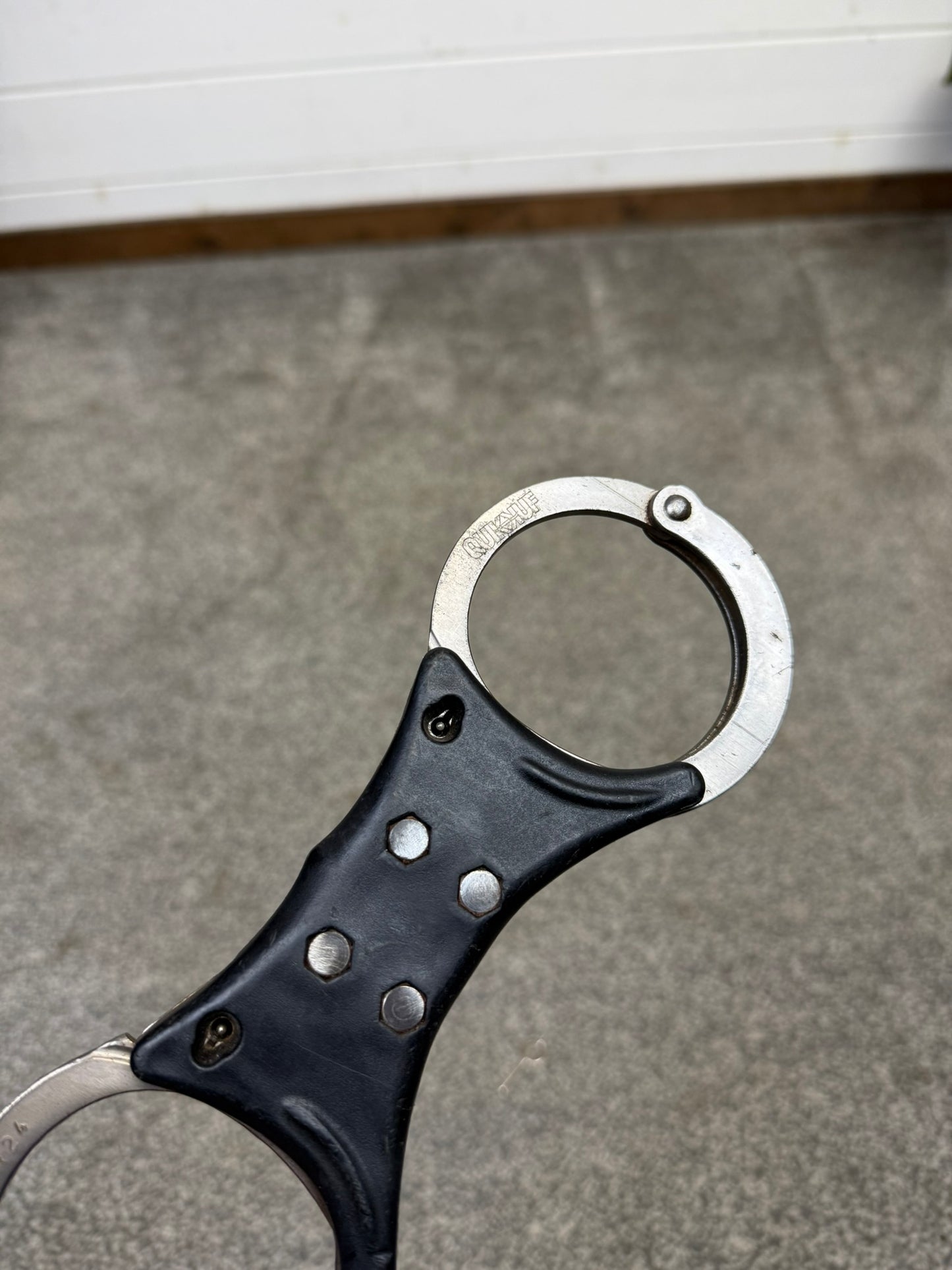 Ex Police Civil Defence Supply Handcuffs Genuine Cuffs With Key Collectible Memorabilia
