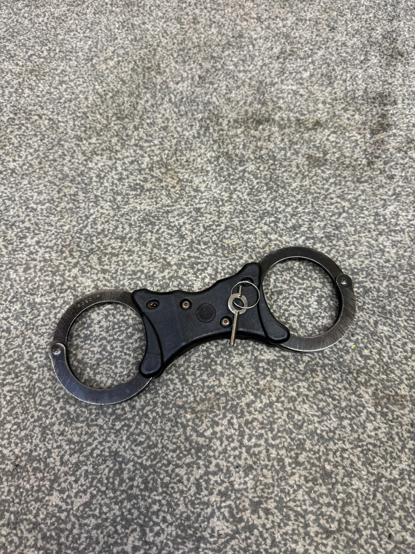 Ex Police Black Hiatt Handcuffs Genuine Cuffs With Key Security Collectible Memorabilia Restraint