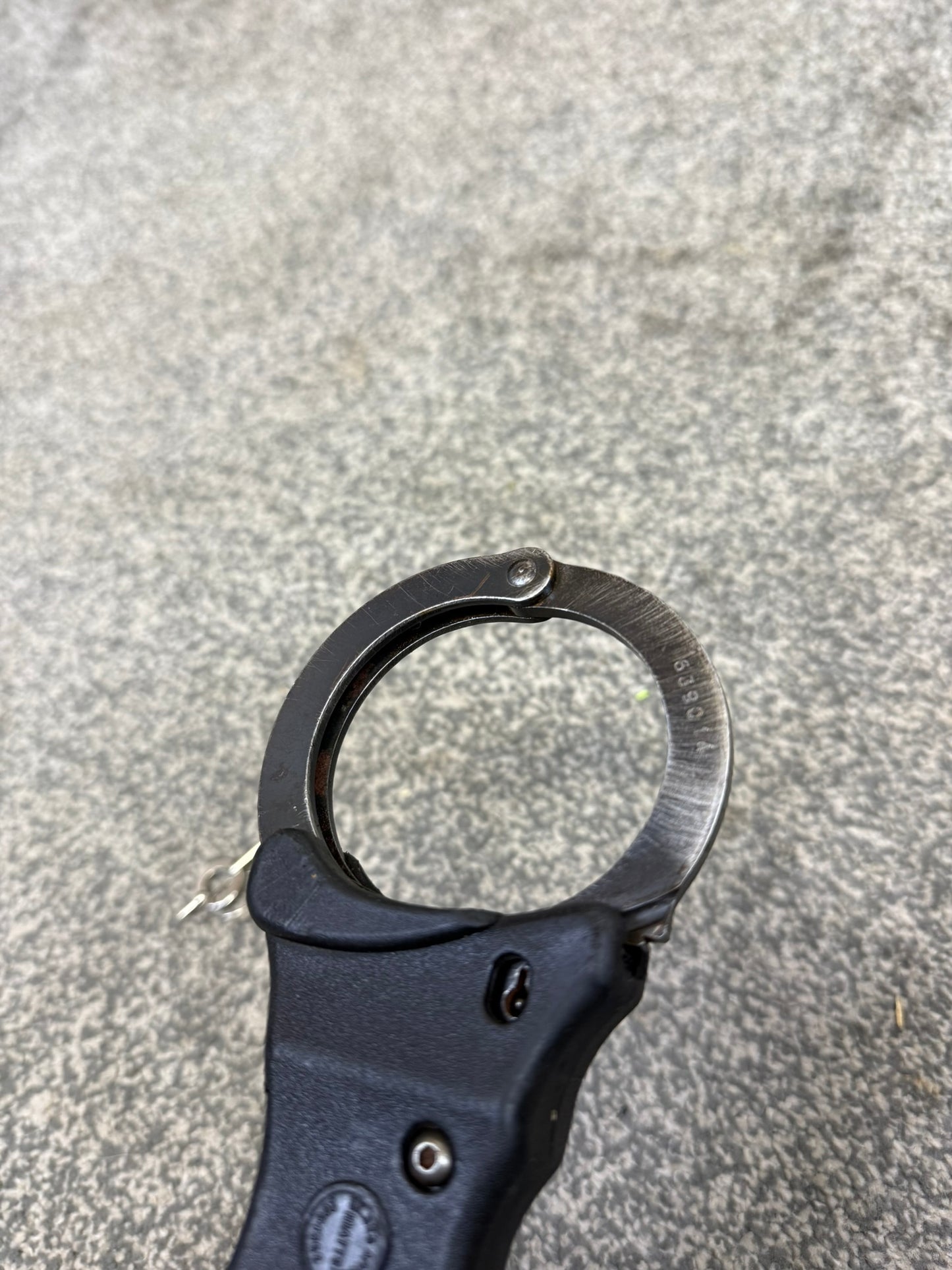 Ex Police Black Hiatt Handcuffs Genuine Cuffs With Key Security Collectible Memorabilia Restraint