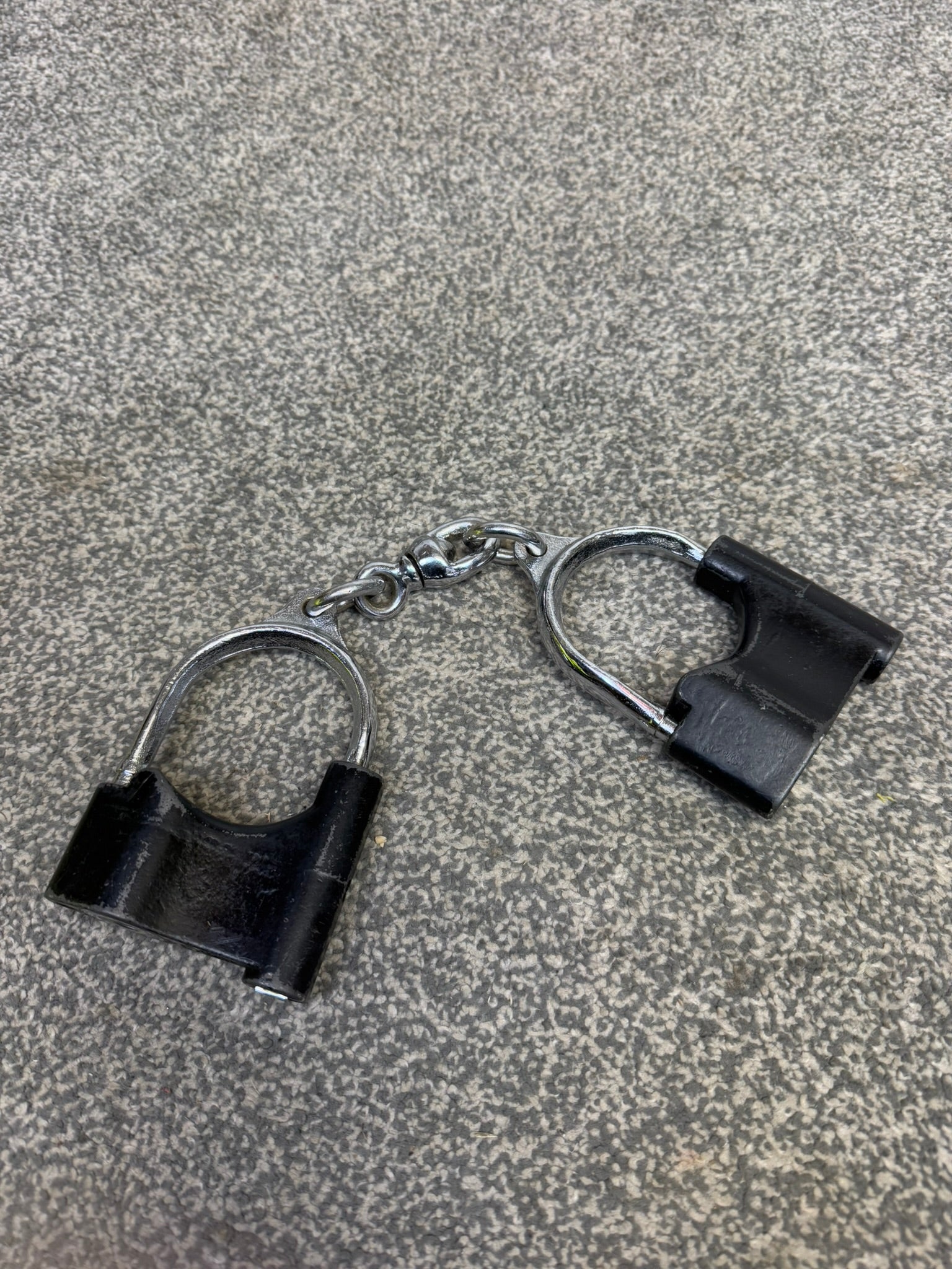 Chubb Prisoner Escort Handcuffs 1K52 Vintage Cuffs Rust Hut chubb-prisoner-escort-handcuffs-1k52-vintage-cuffs-rust-hut