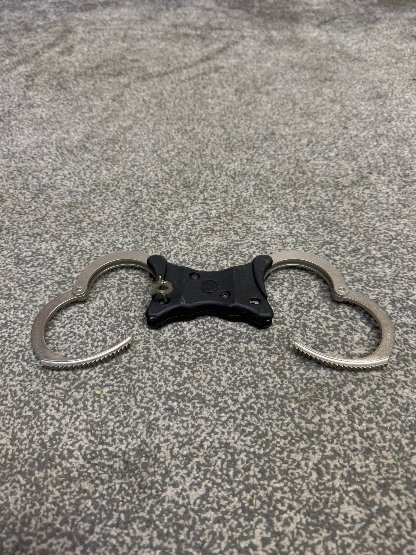 Ex Police Hiatt Rigid Handcuffs With Serial Security Cuffs Displays Collectible
