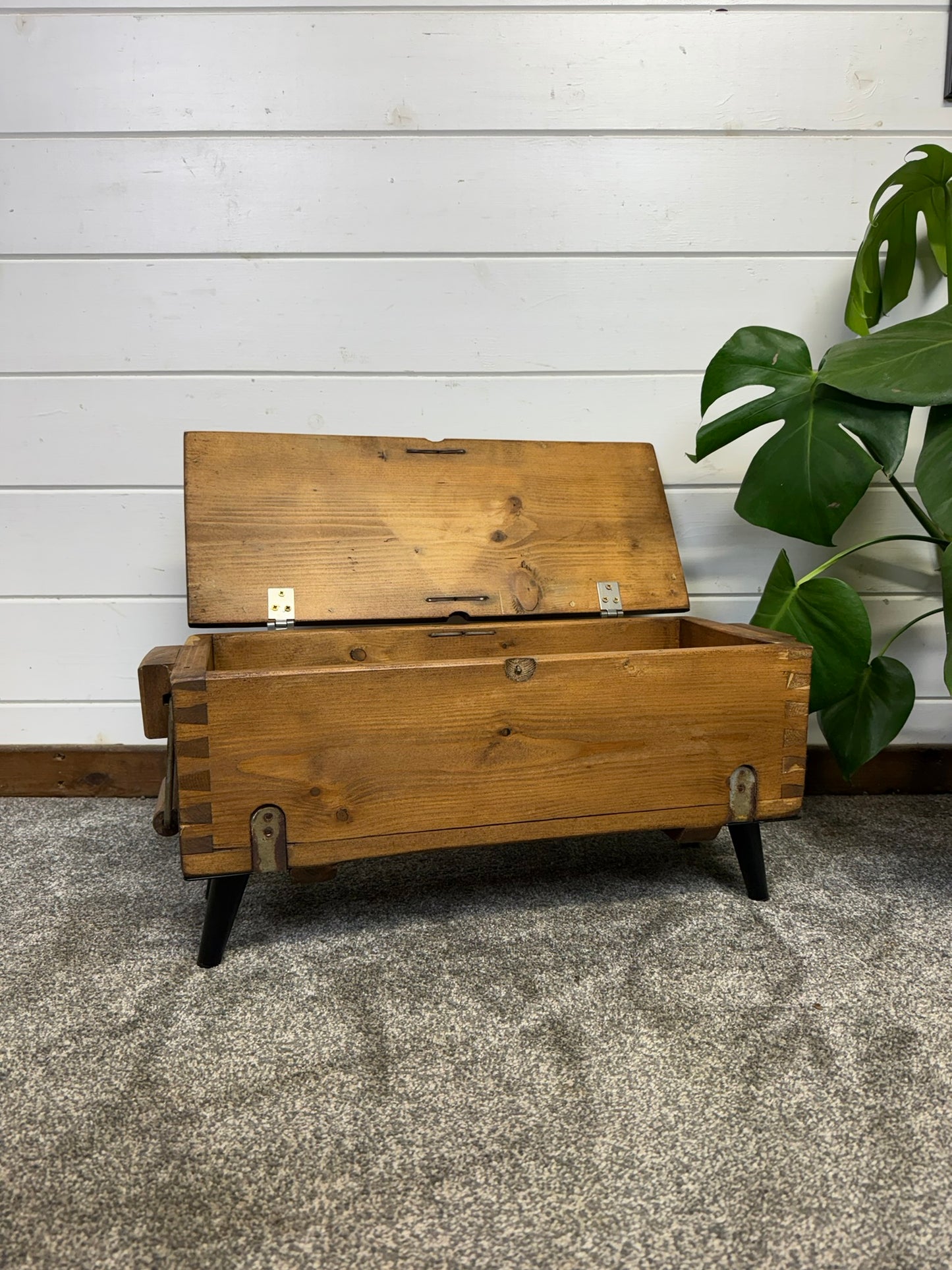 Vintage Rustic Wooden Box Side Table Storage Reclaimed Chest Cottage Farmhouse Coffee Table