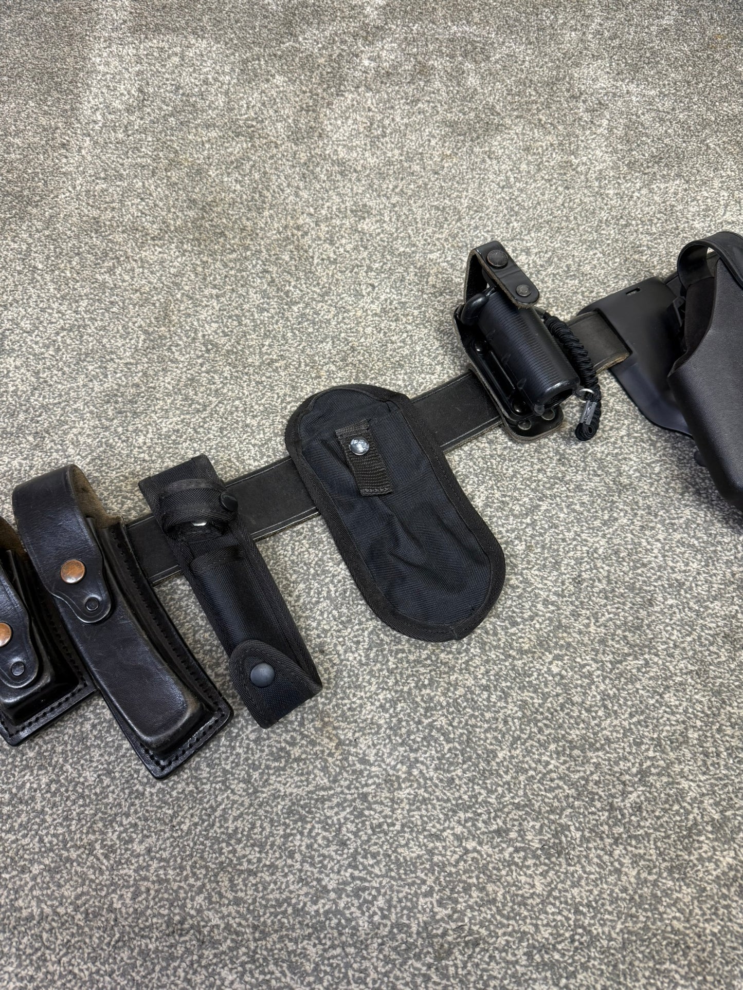 Ex Police Firearms Leather Duty Belt With Pouches Genuine Collectible Cosplay Film Display Security
