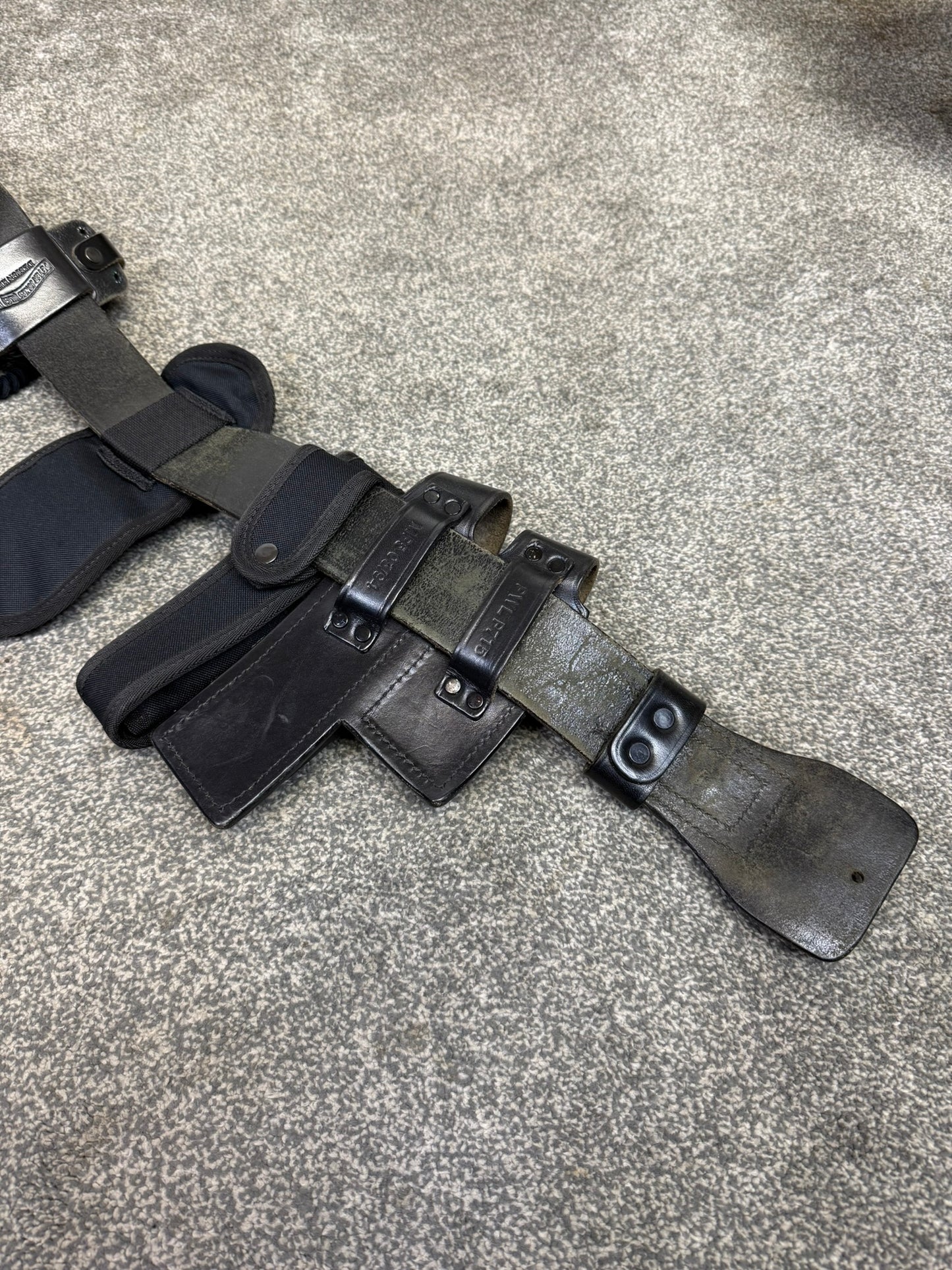 Ex Police Firearms Leather Duty Belt With Pouches Genuine Collectible Cosplay Film Display Security