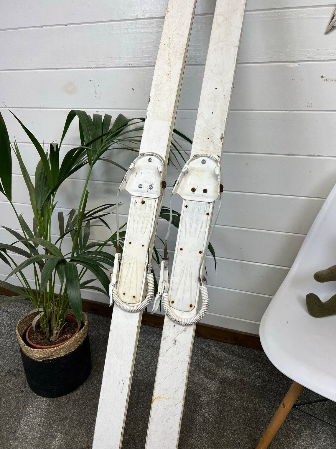 Vintage Rustic White Skis 190cm Nordic Ski Wall Shop Display Wedding Pub Winter Decor