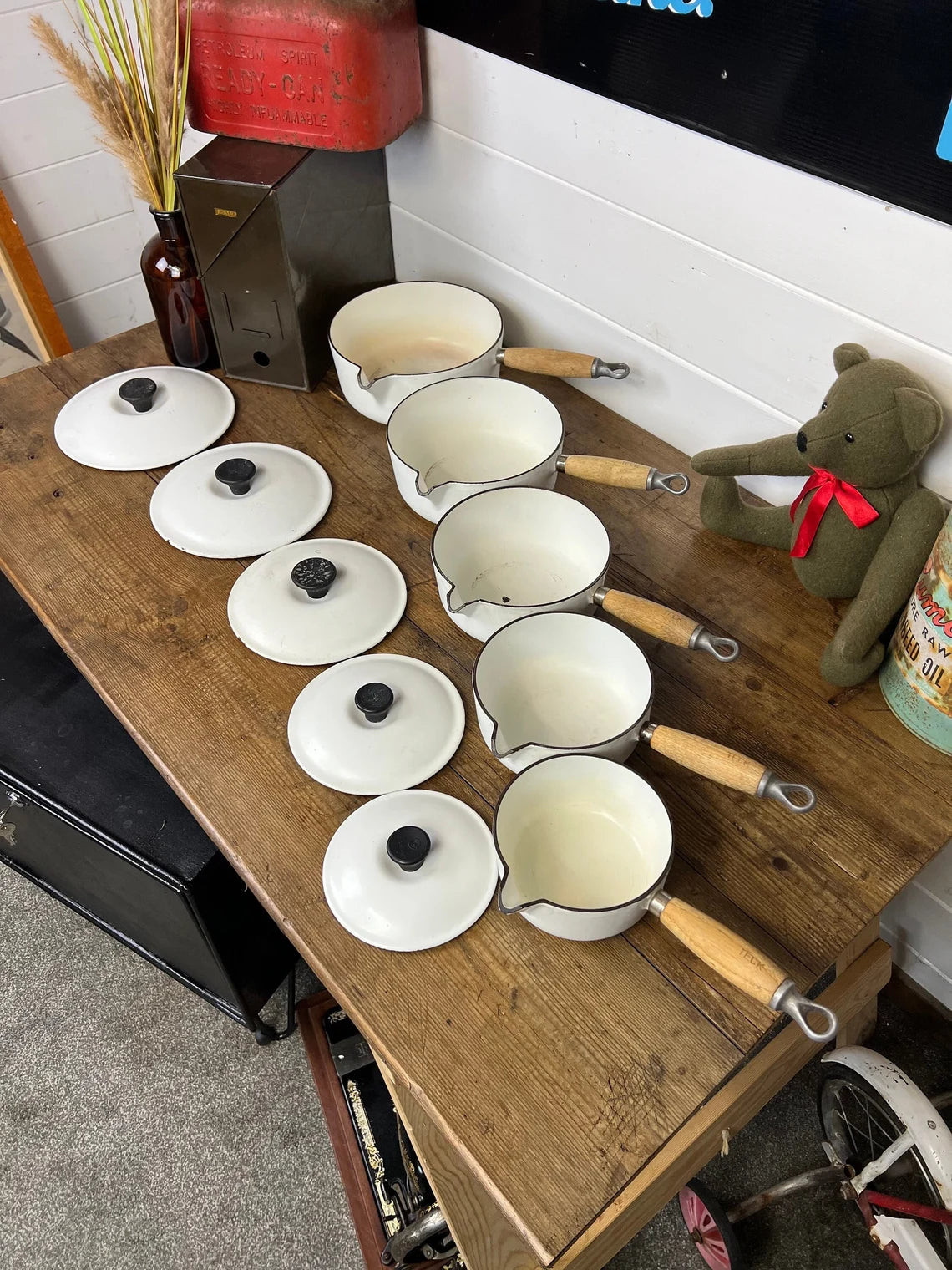 Vintage Le Creuset White Pan Set of 5 With Lids Cast Iron Saucepan Vintage French Retro Kitchen