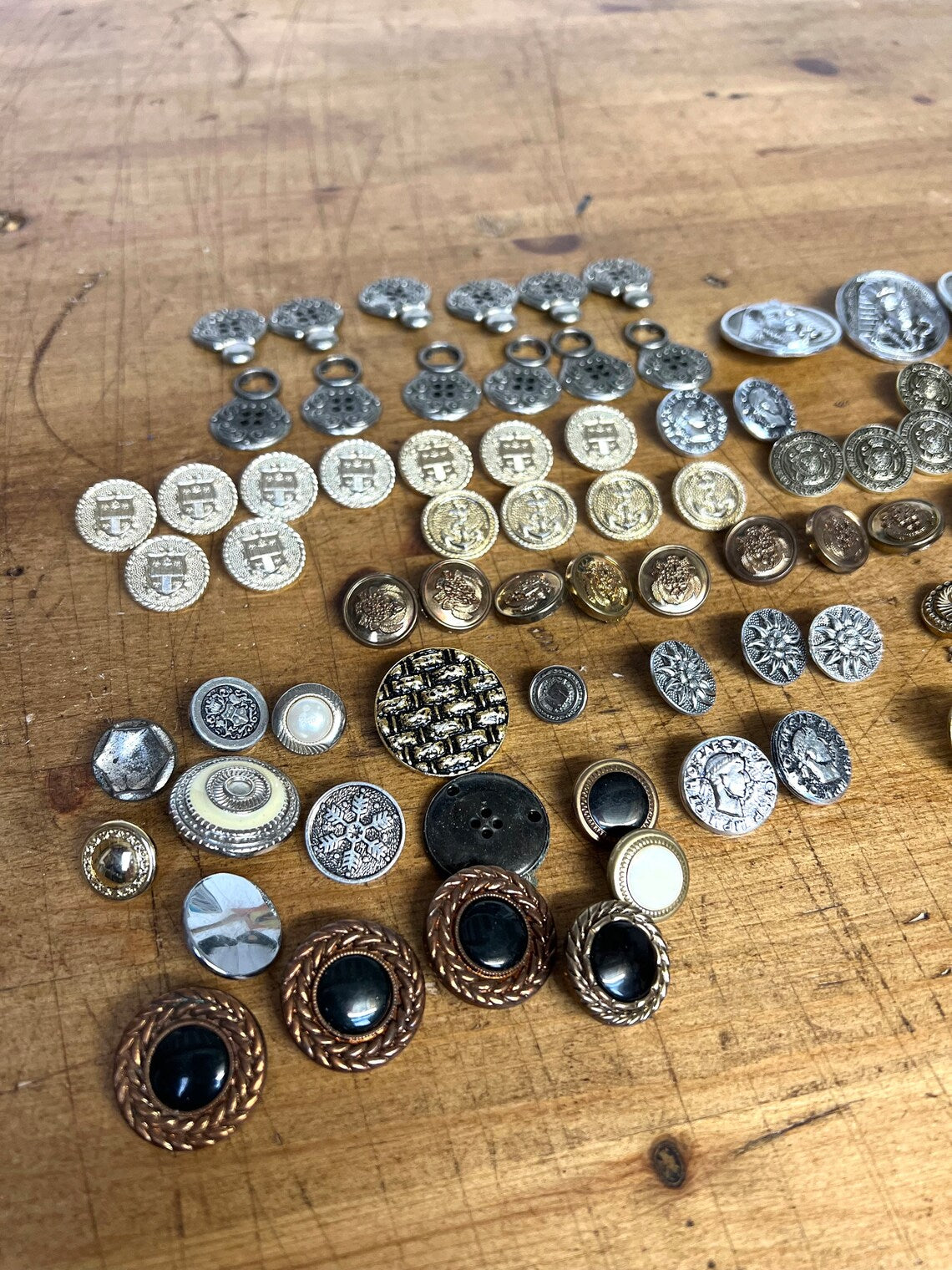 88x Vintage Buttons Job Lot Quirky Craft Theatre Costume Buttons Bundle