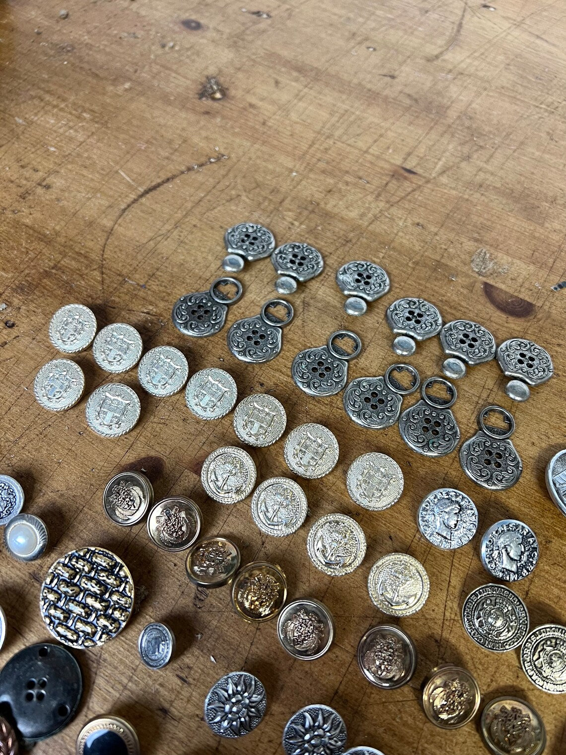 88x Vintage Buttons Job Lot Quirky Craft Theatre Costume Buttons Bundle