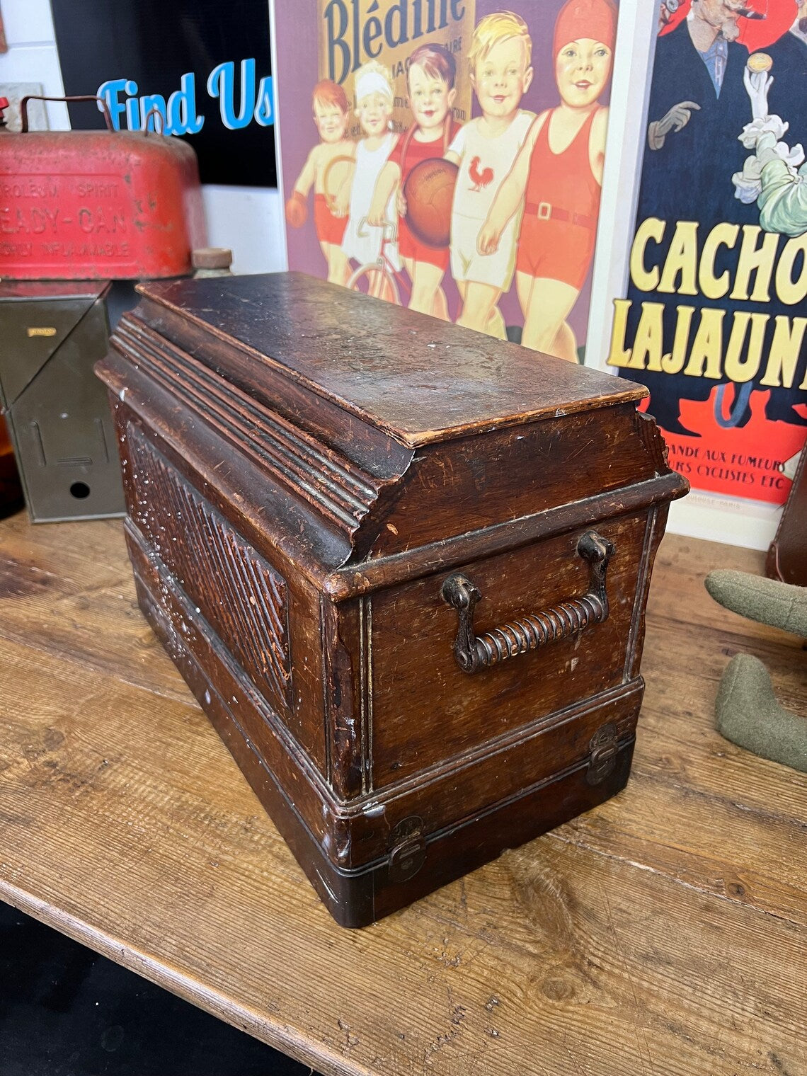 Vintage Singer Sewing Machine Hand Crank Coffin Case Working - Dates 1899 Rustic Home Decor