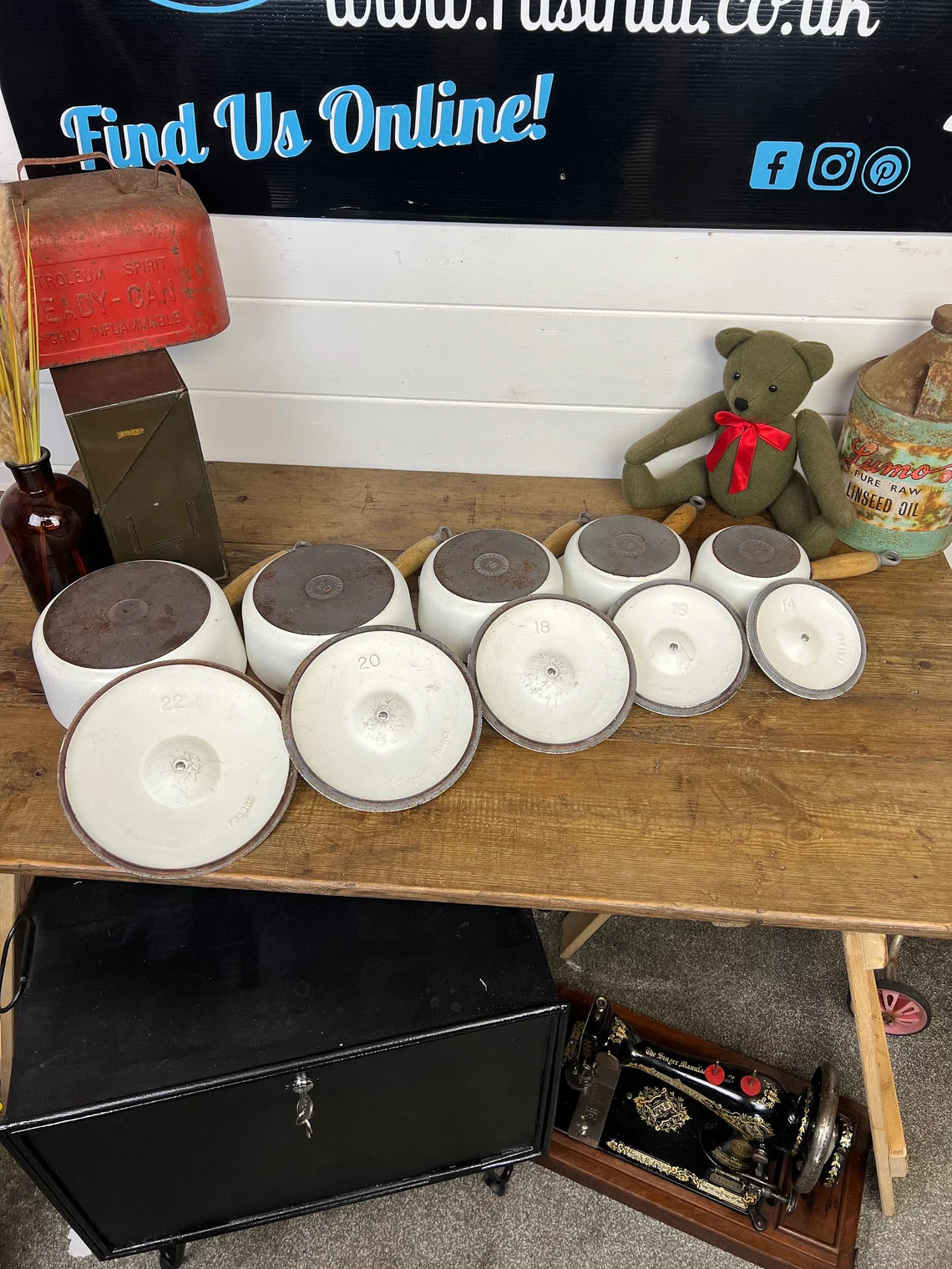 Vintage Le Creuset White Pan Set of 5 With Lids Cast Iron Saucepan Vintage French Retro Kitchen