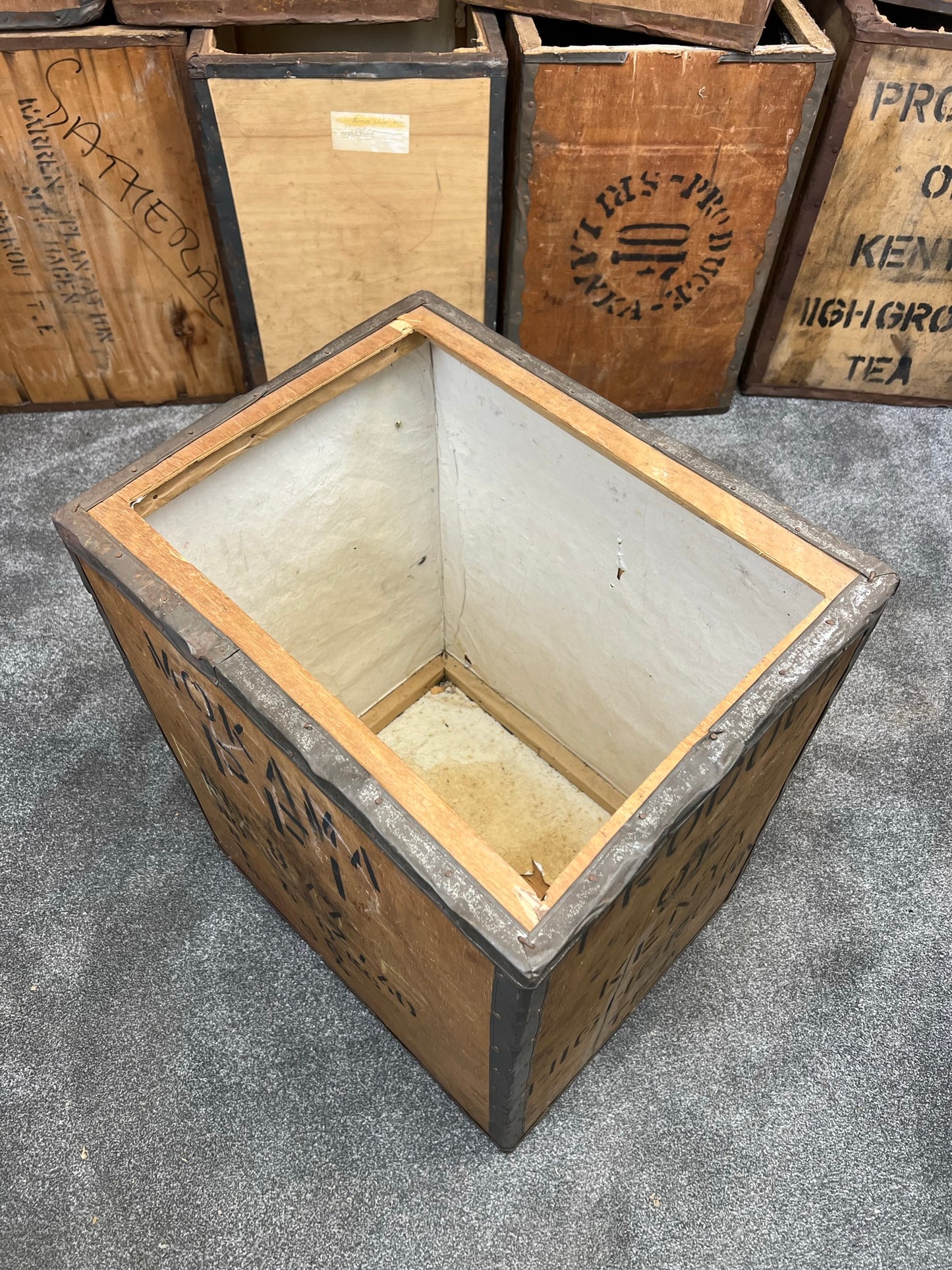 Vintage Wooden Tea Crate Bedside Table Coffee Table Chest Trunk Box Vintage Coffee Shop Display