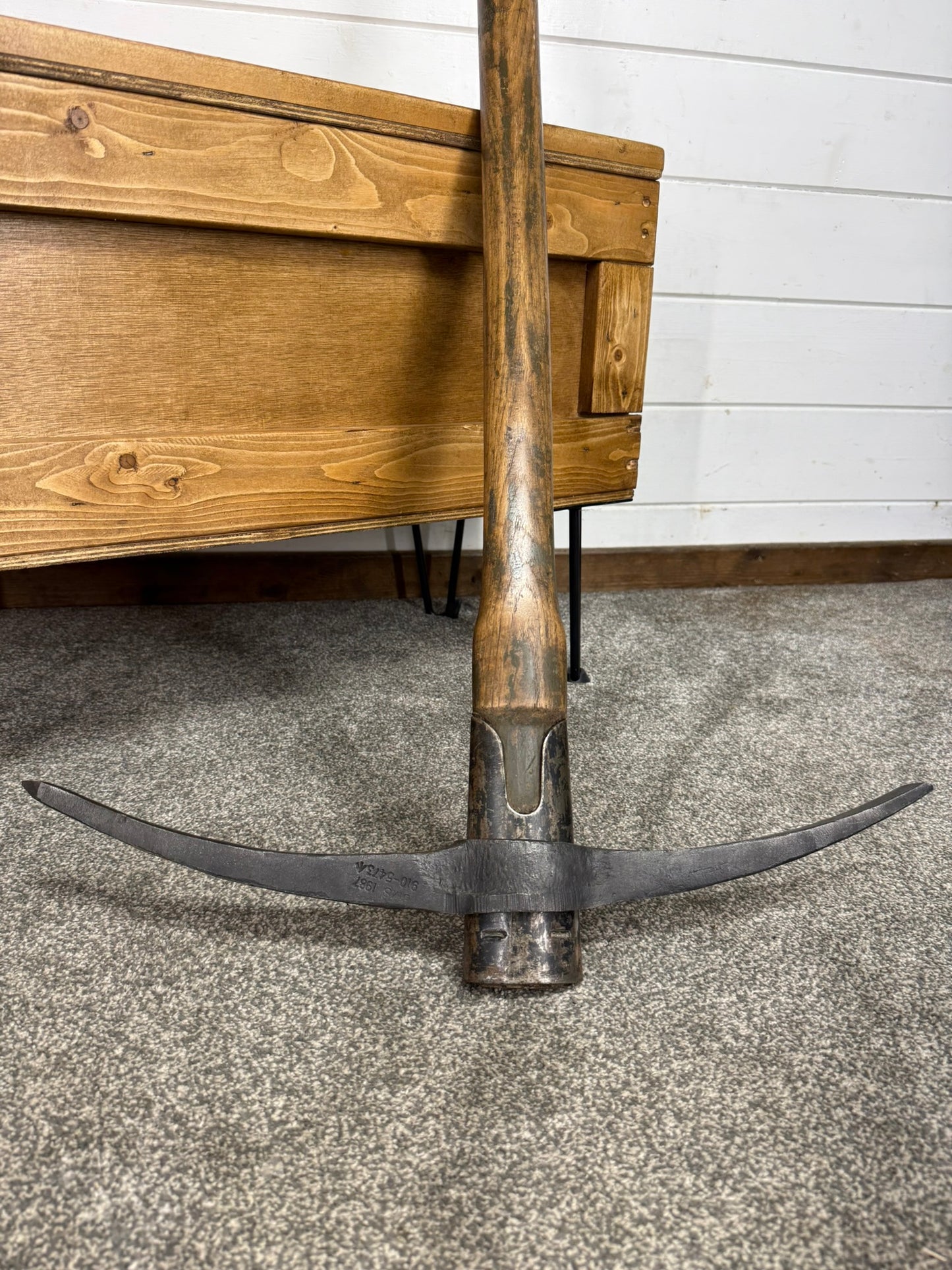 British Army Pioneer 3ft Pick Axe Dated 1987 Reclaimed Military Display