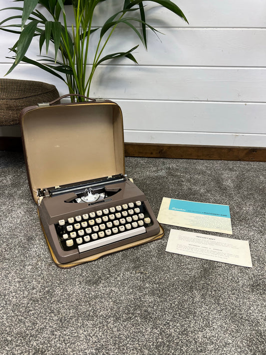 Vintage Montgomery Ward Signature 100 Portable Typewriter Retro 50's