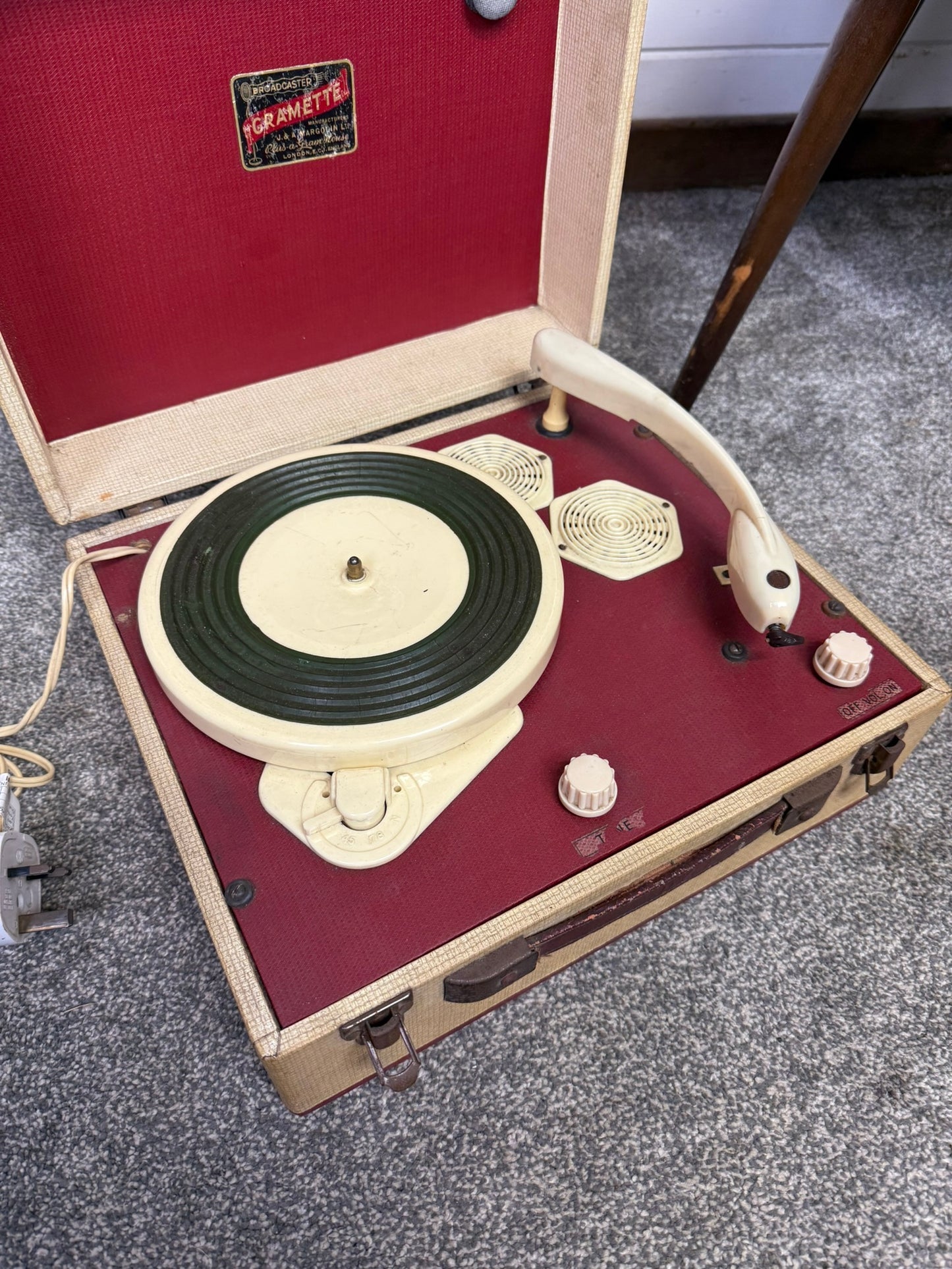 Vintage Broadcaster Gramette Portable Record Player 50's 60's Retro Decor Display