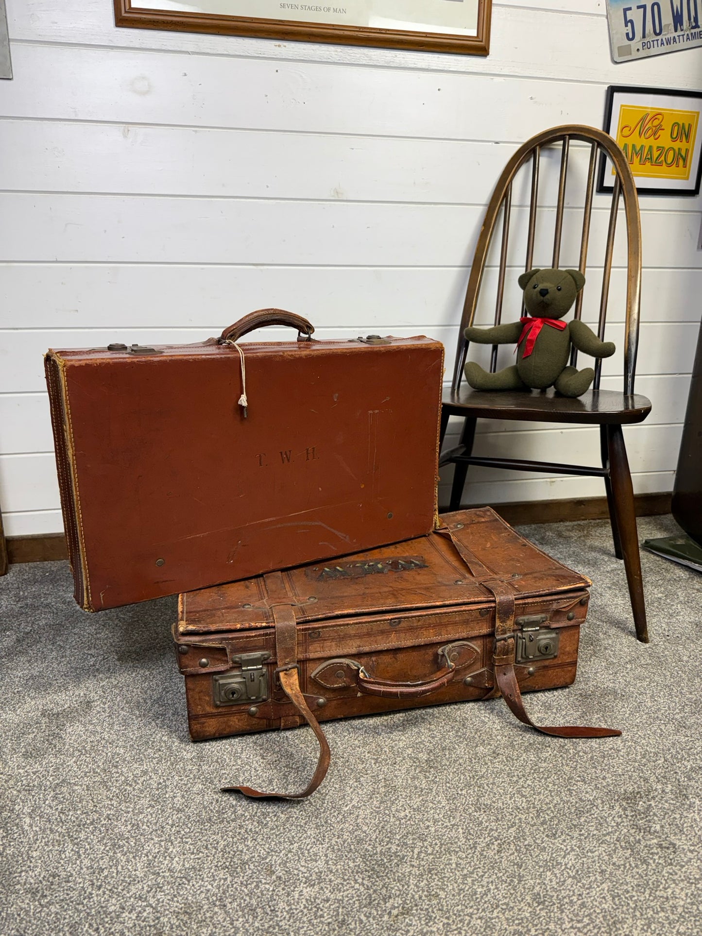 2x Vintage Suitcases Brown Travel Trunk Industrial Decor Photo Prop Display