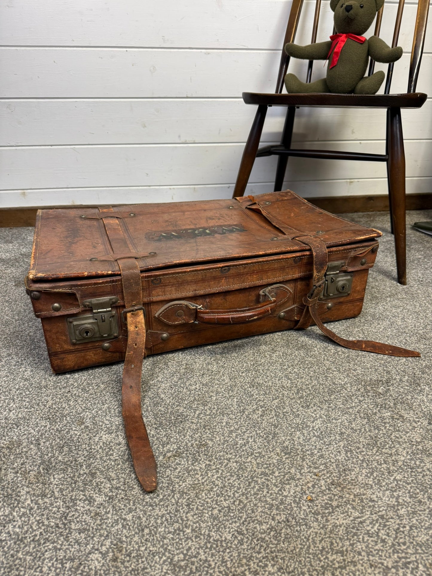 2x Vintage Suitcases Brown Travel Trunk Industrial Decor Photo Prop Display