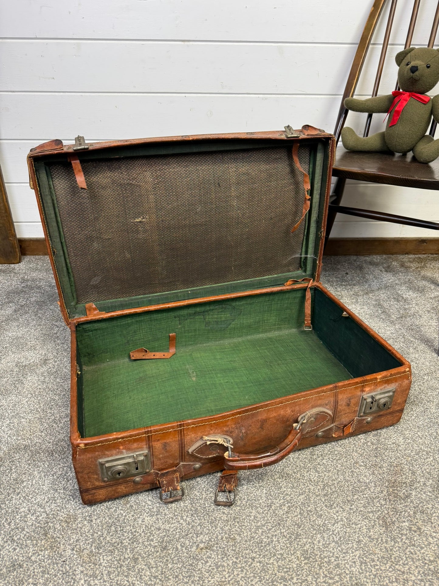 2x Vintage Suitcases Brown Travel Trunk Industrial Decor Photo Prop Display
