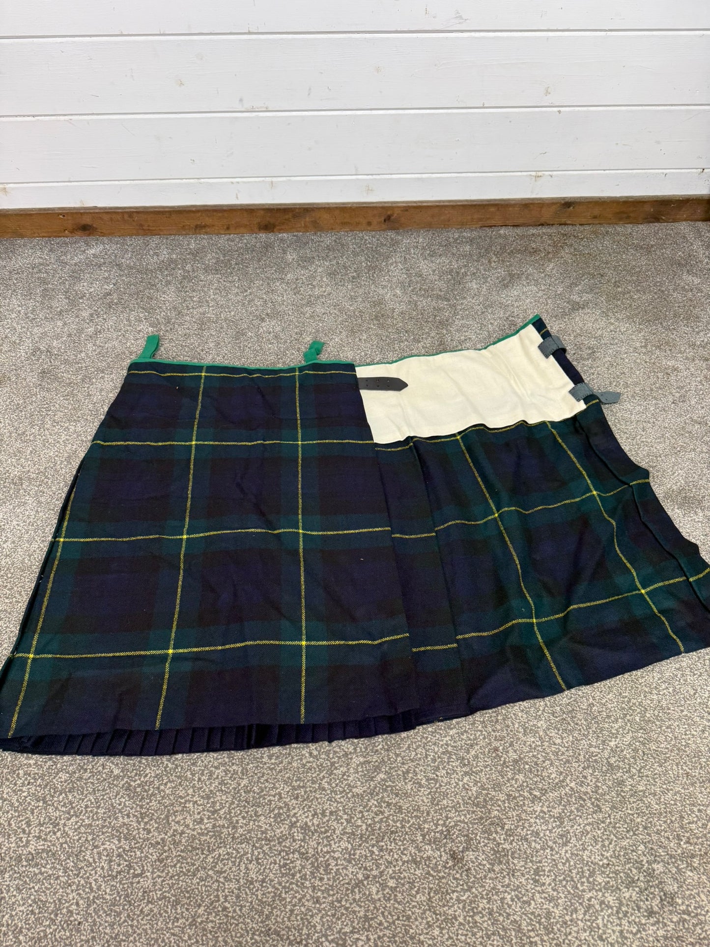 British Army No3 Gordon Highlanders Kilt Unissued Military Pure Wool Tartan