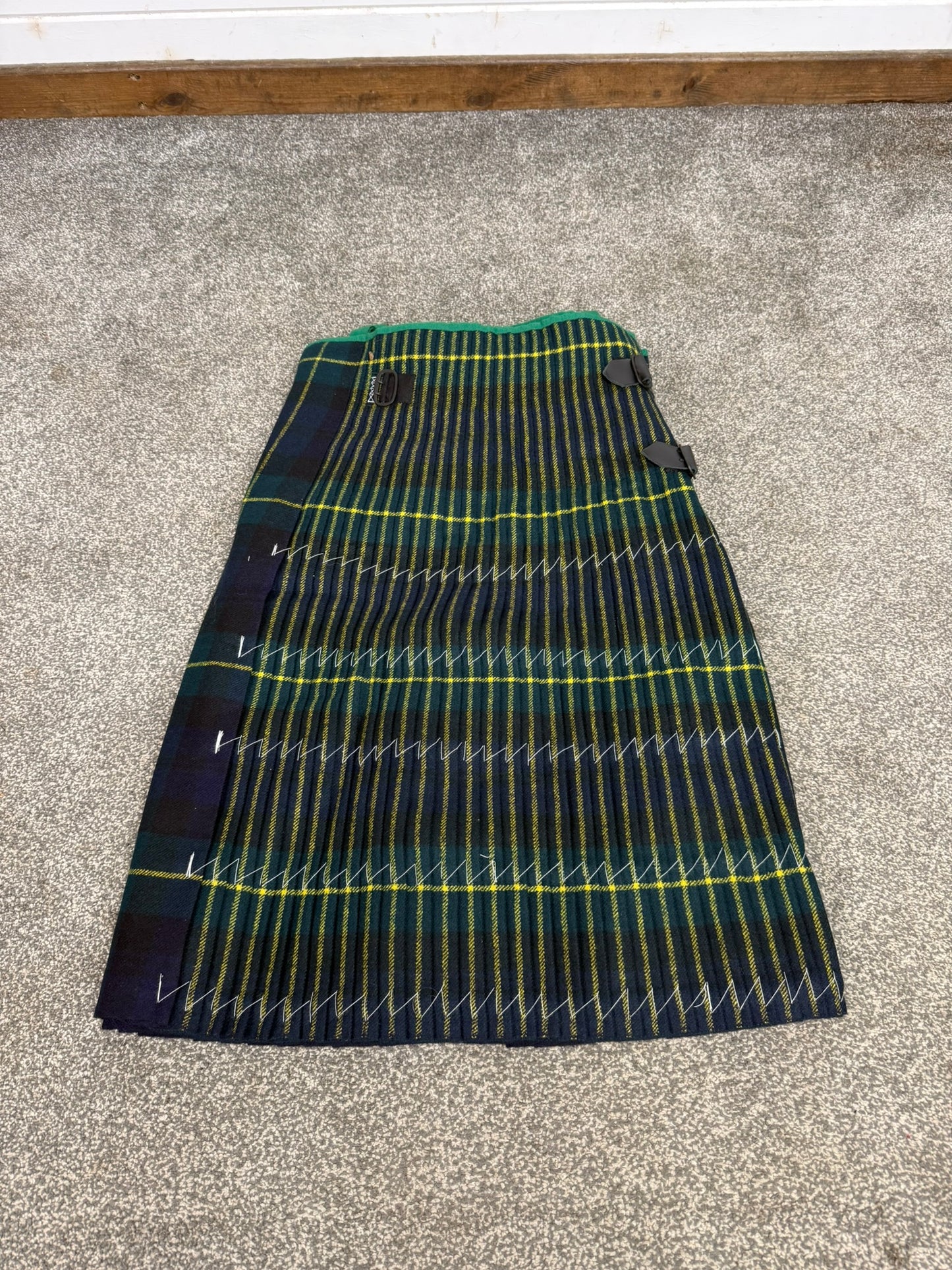British Army No3 Gordon Highlanders Kilt Unissued Military Pure Wool Tartan