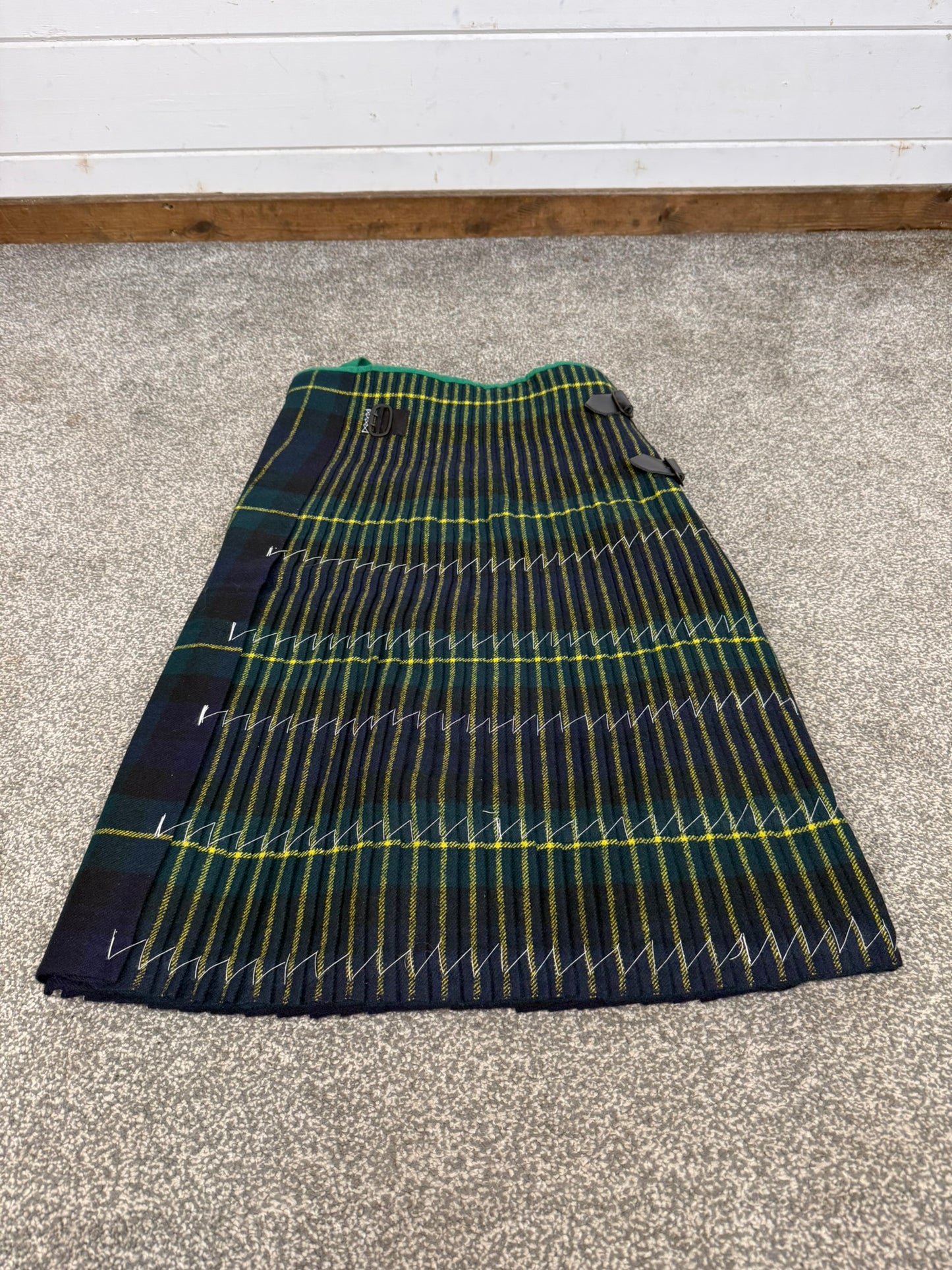 British Army No3 Gordon Highlanders Kilt Unissued Military Pure Wool Tartan