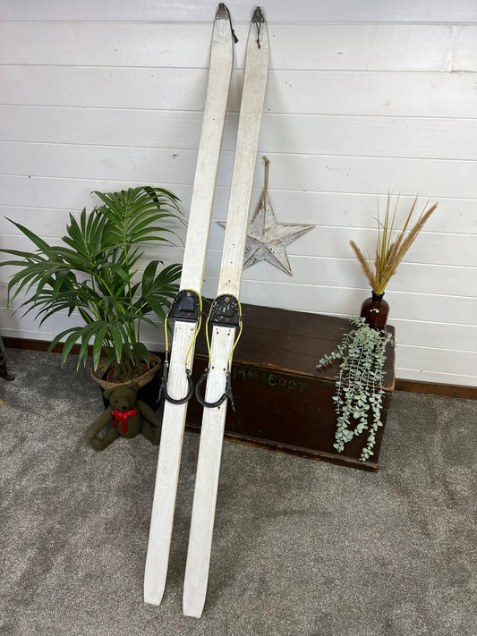 Vintage Rustic White Skis Winter Christmas Display Decor Pub Bar Home Prop 1950's 60's