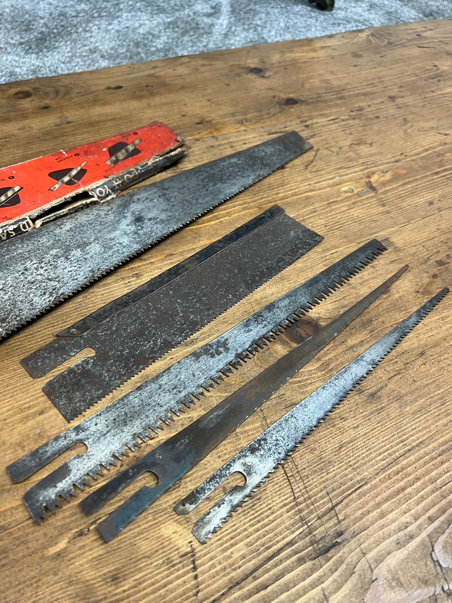 Vintage 6 Piece Interchangeable Blade Hand Saw Kit Retro Old School