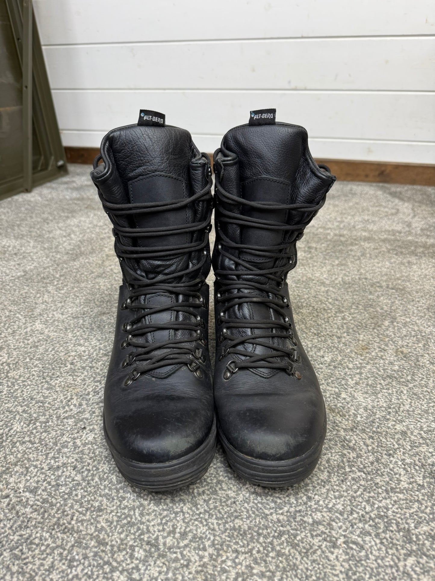 Altberg Field & Fell Black Leather Waterproof Boots Size UK 8.5 Ex Police