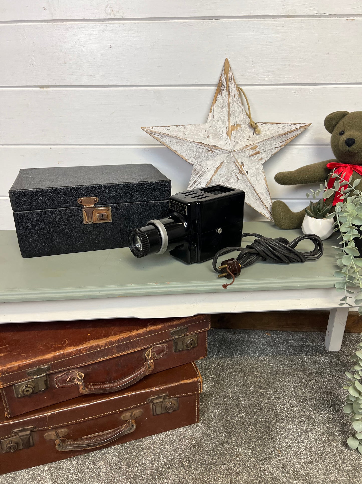 Vintage Kodak Kodaslide Model 1 Slide Projector In Wooden Box 60's Retro Collectable Display