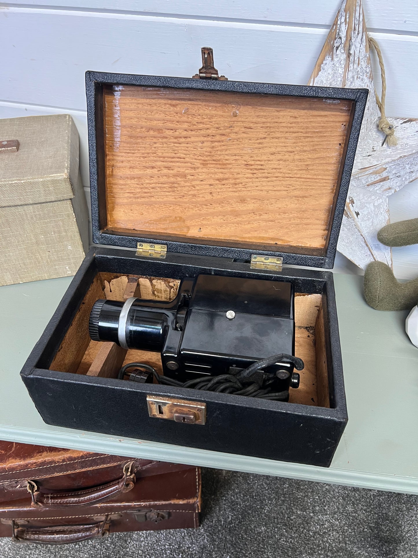 Vintage Kodak Kodaslide Model 1 Slide Projector In Wooden Box 60's Retro Collectable Display