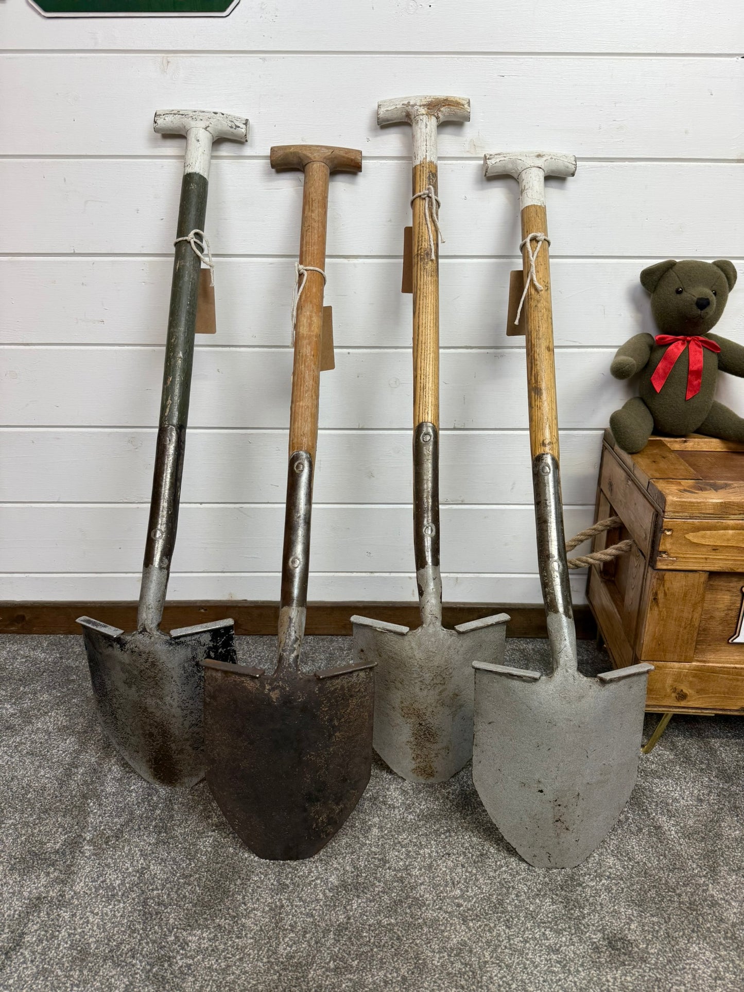 Vintage Military 3ft Bulldog 1991 Stamped CHOICE British Army General Service Land Rover Shovel Spade