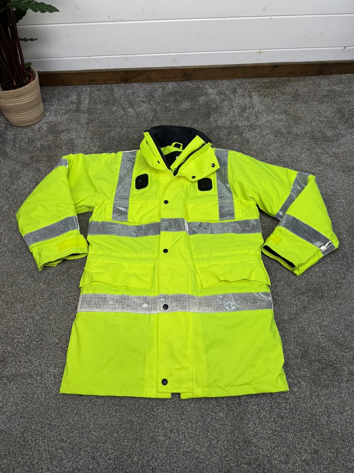 Ex Police Hi Vis Waterproof Coat Jacket Quilted Liner SMALL Reflective Security Doorman Recovery