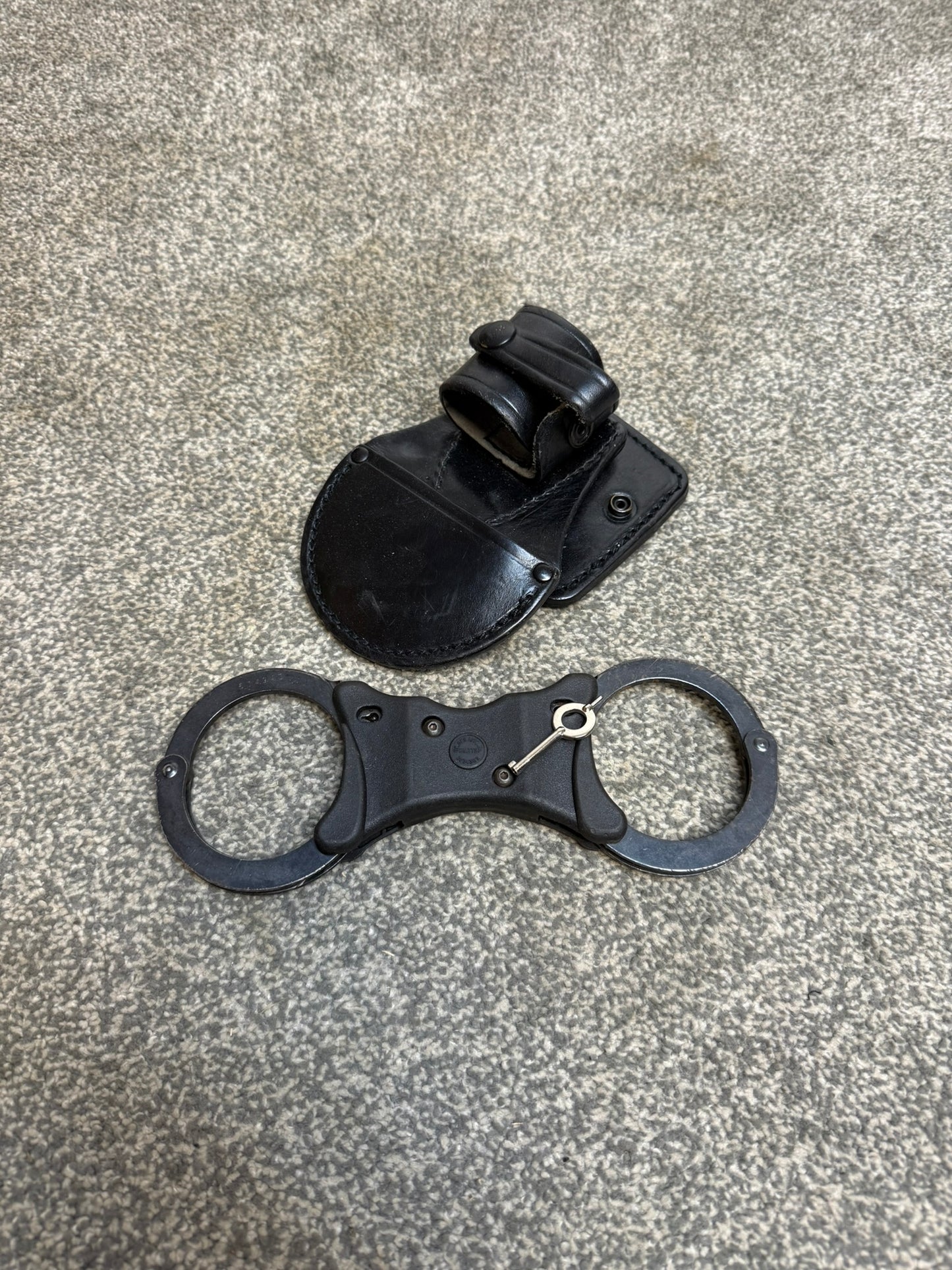 Ex Police Black Rigid Handcuffs & Leather Pouch With Key Security Hiatt Cuffs