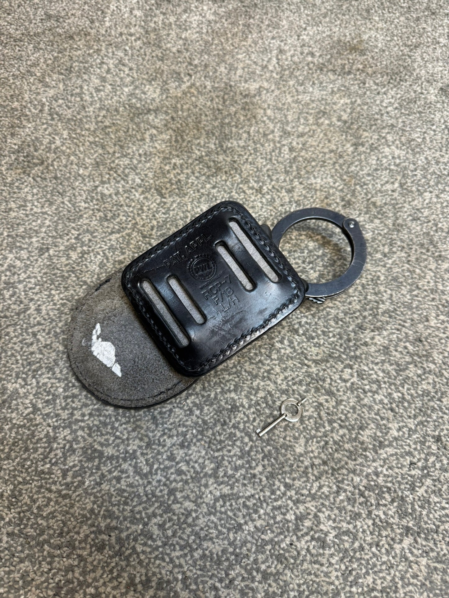 Ex Police Black Rigid Handcuffs & Leather Pouch With Key Security Hiatt Cuffs