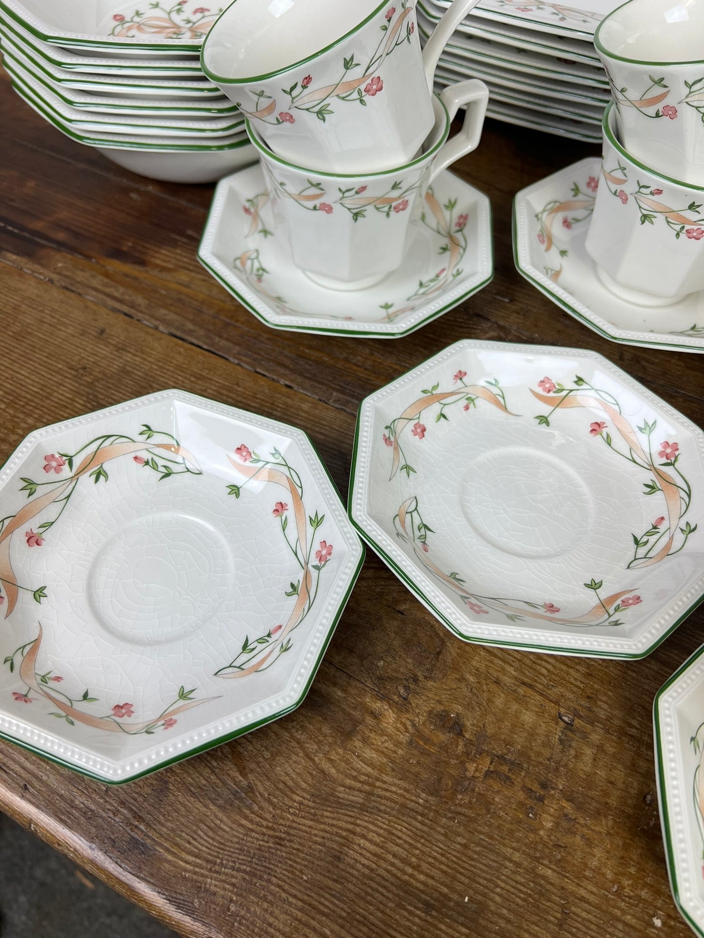 Johnson Brothers Eternal Beau Tableware Dinner Service Set Plates, Cups, Saucers, Teapot