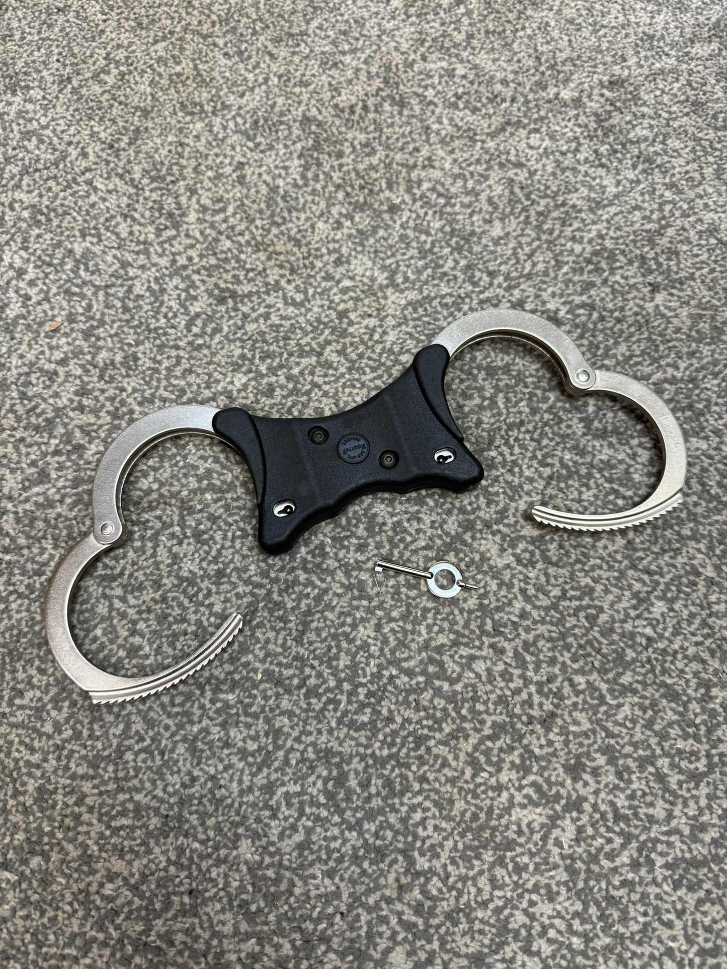 Ex Police Hiatt Rigid Handcuffs With Serial & Key Security Cuffs Displays Collectible