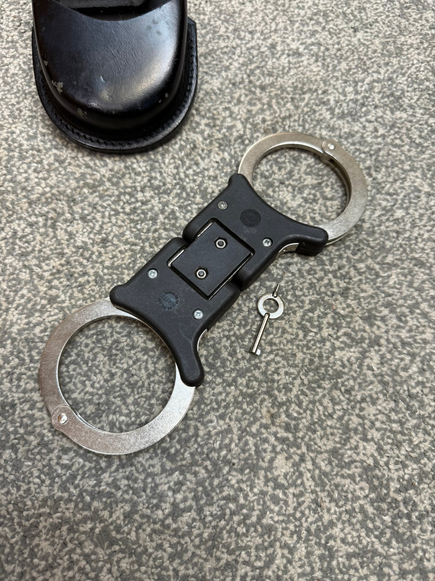 Ex Police Folding Hiatt Handcuffs Hinged Cuffs PSNI Leather Pouch & Key Security Collectible