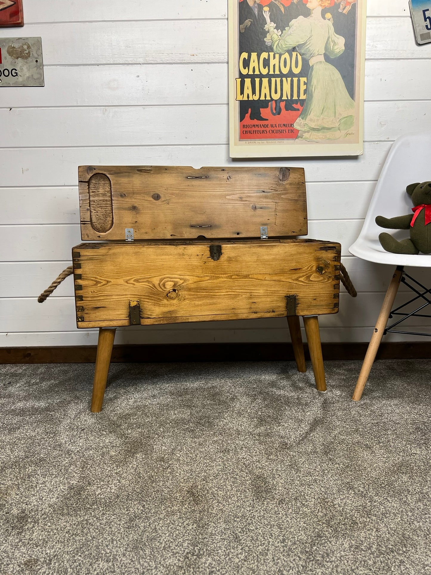 Vintage Rustic Wooden Box Side Table Storage Reclaimed Chest Farmhouse Coffee Table