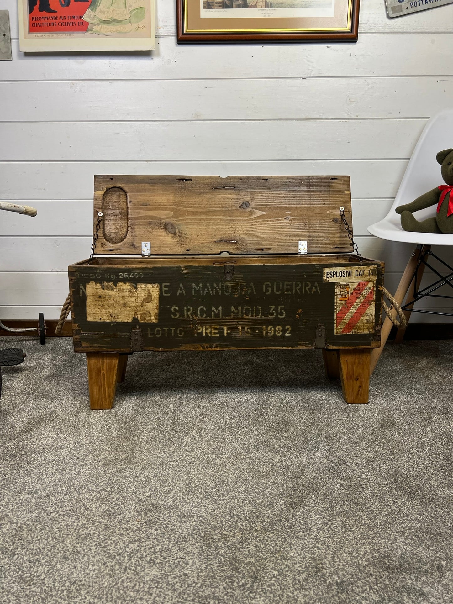 Rustic Wooden Chest Trunk Box Side Coffee Table Reclaimed Vintage 1982 Farmhouse Chic Decor