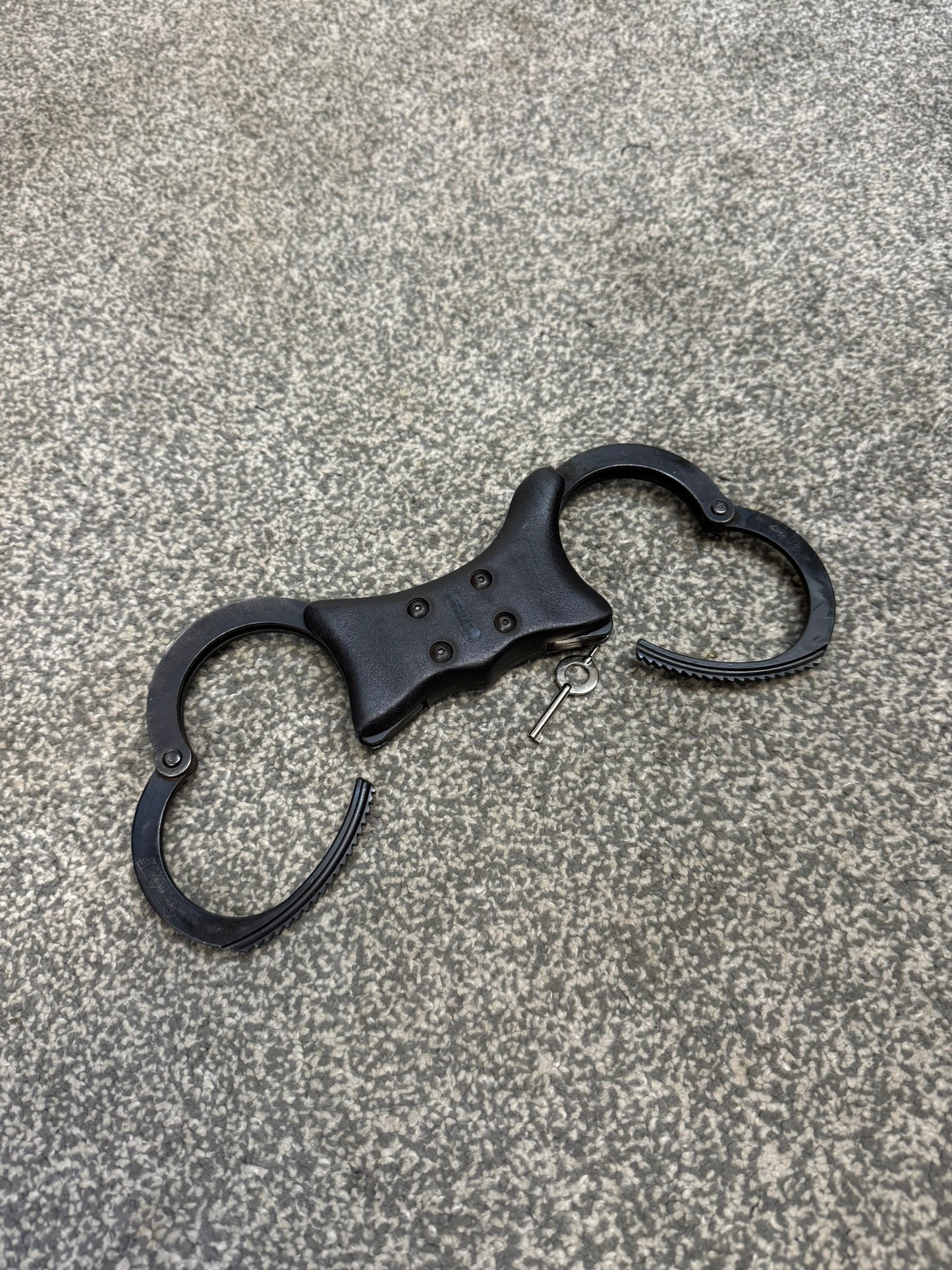 Ex Police Handcuffs Black Quik-Kuf Cuffs With Key Security Collectible Memorabilia