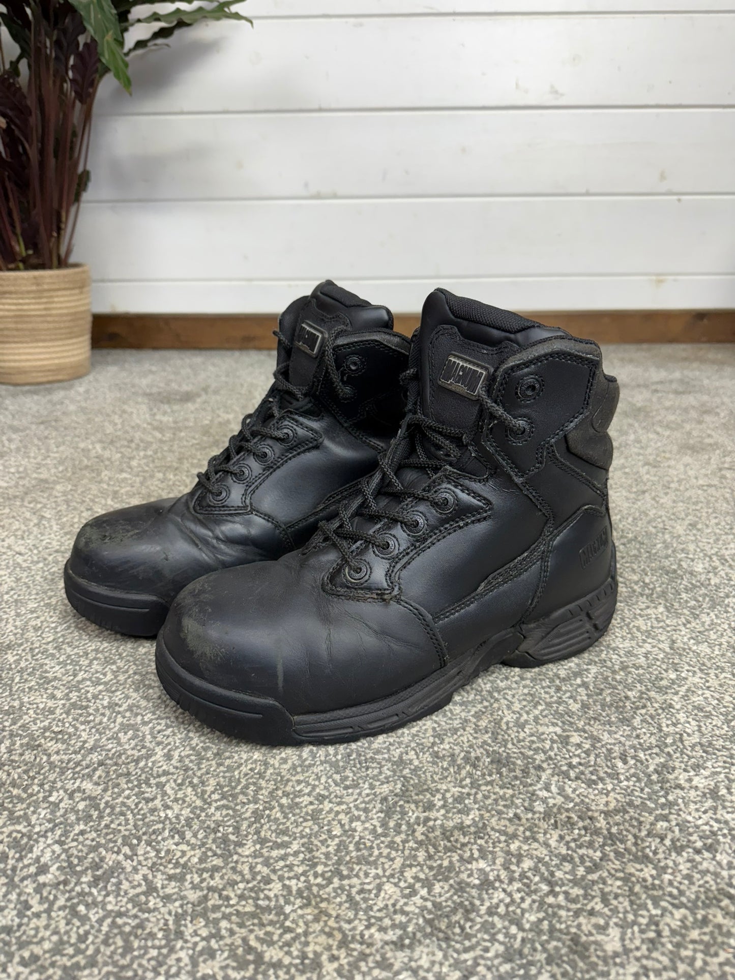 Magnum Stealth Force 6.0 Combat Boots Black Leather UK 7 Ex Police Security