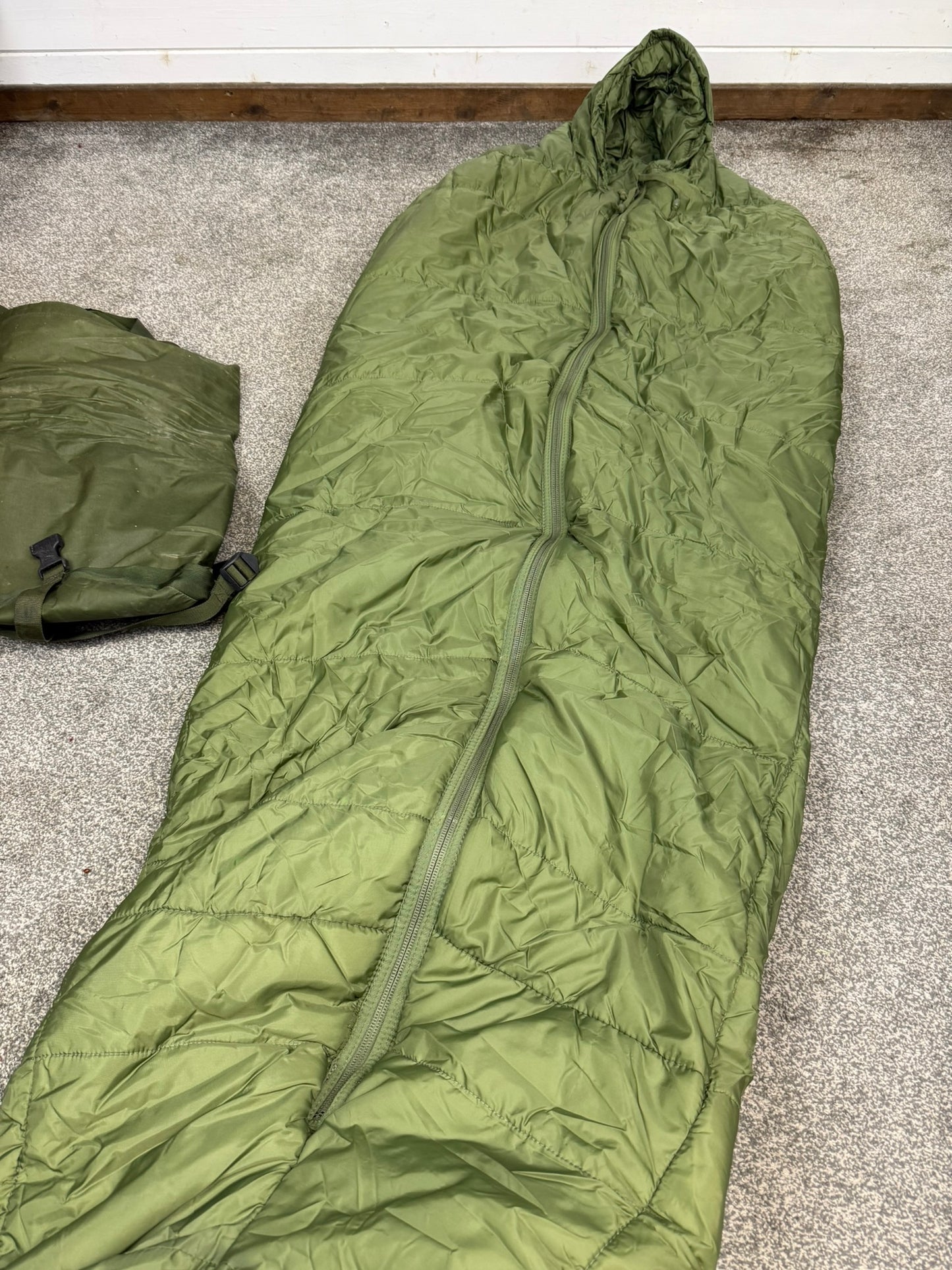 British Army Arctic Sleeping Bag Mummy Olive Green Cold Weather - Large 6ft