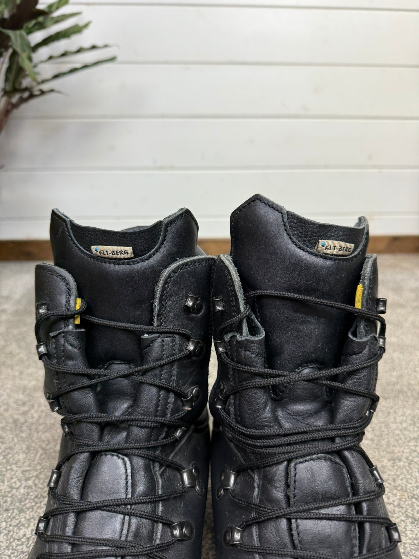 Altberg Peacekeeper P3 VS Black Leather Waterproof Combat Boots Size UK 13