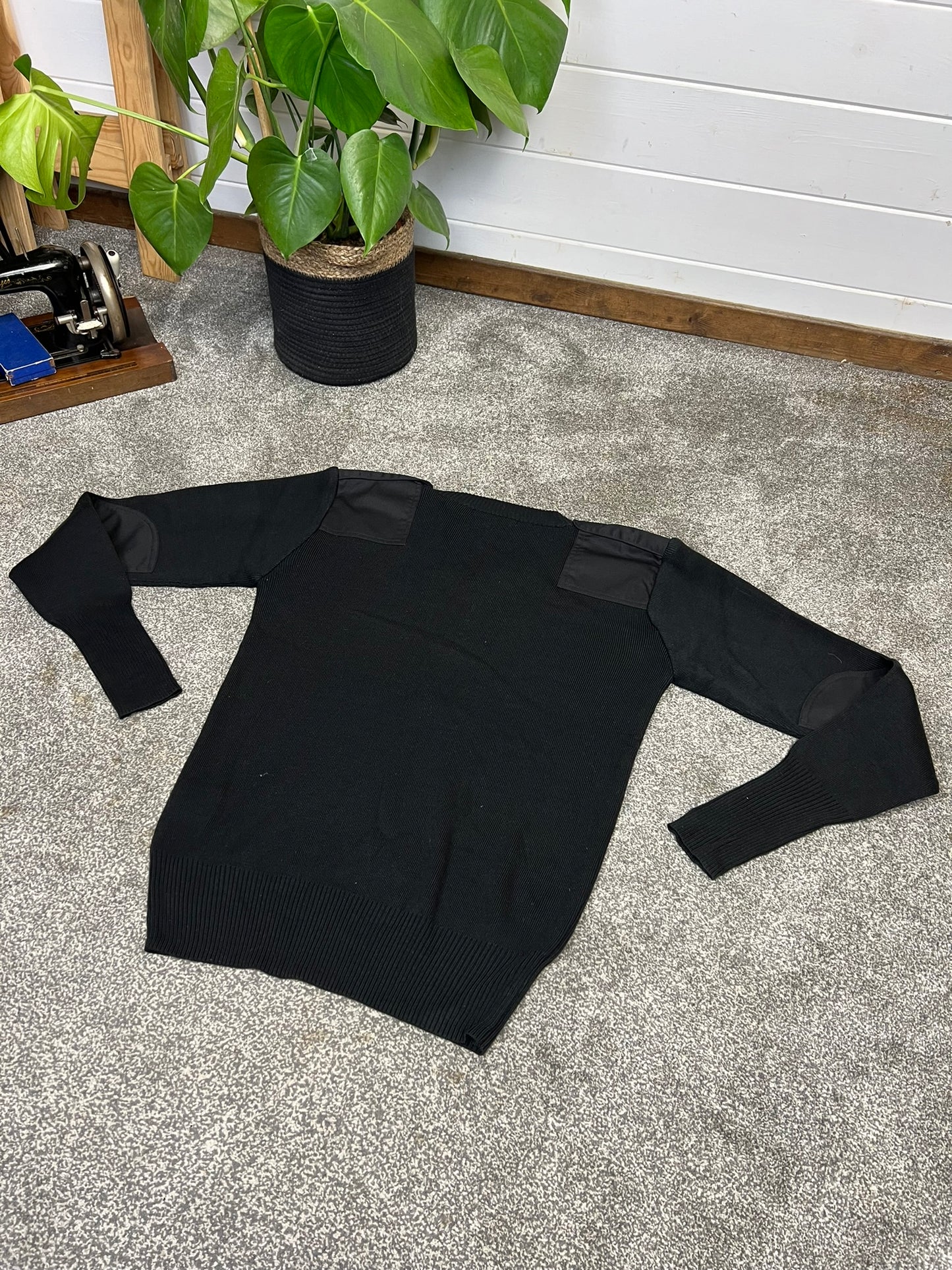 NEW Black Pullover Jumper MEDIUM Security Prison Uniform Outdoor Work Fishing