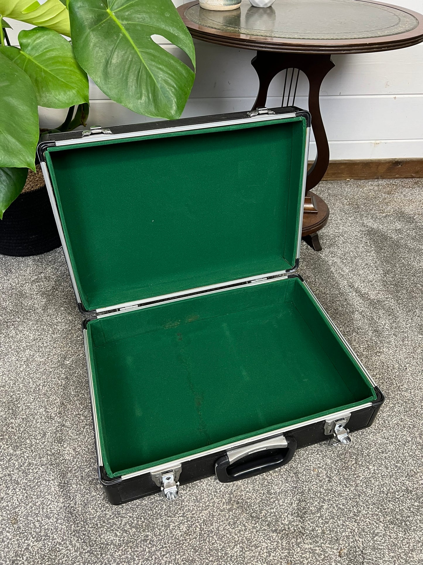 Vintage Black Metal Aluminium Flight Case Camera RC Storage Protective Box