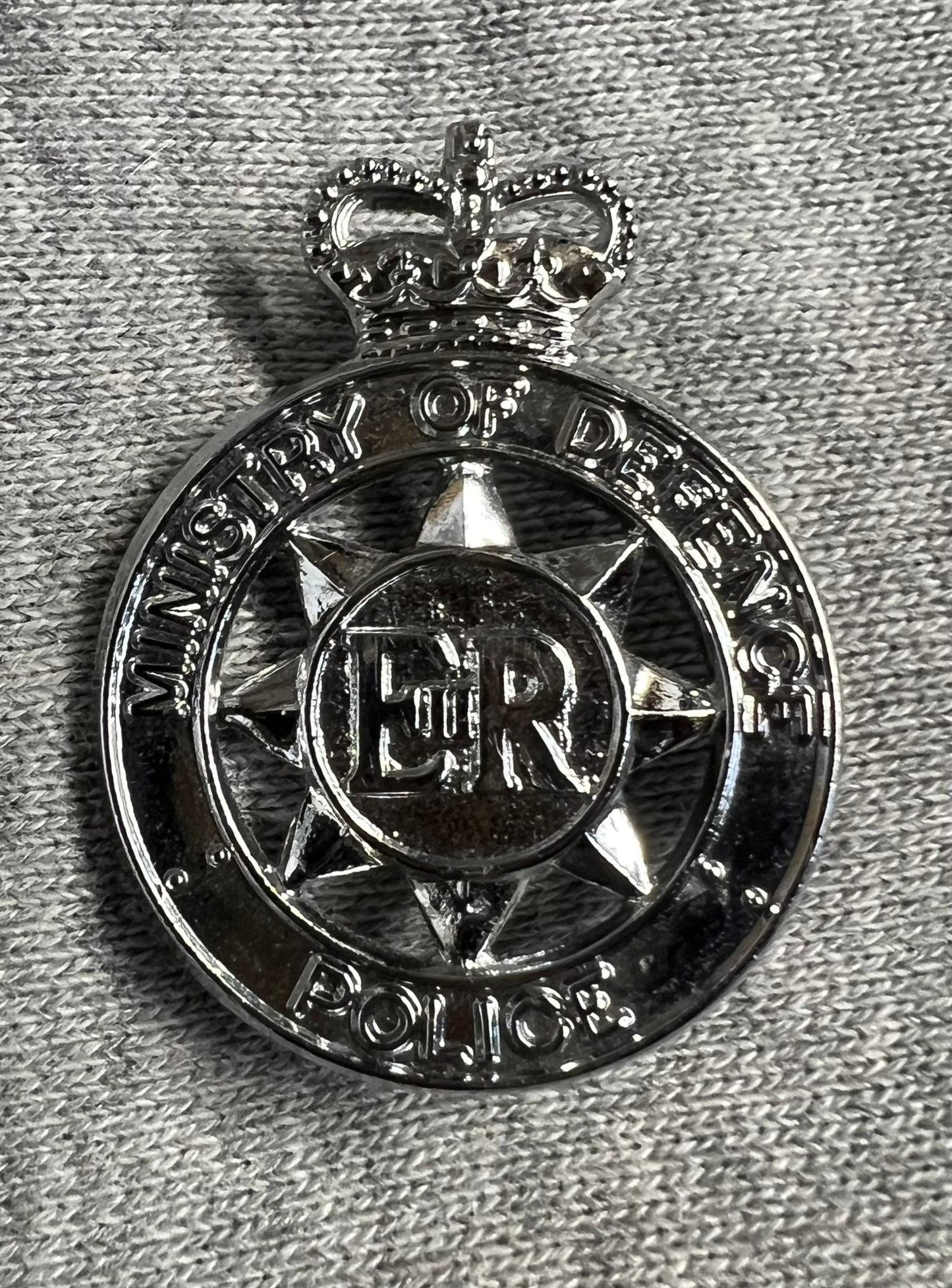 Vintage MOD Ministry Of Defence Police Cap Collar Badge Obsolete Police Collectible