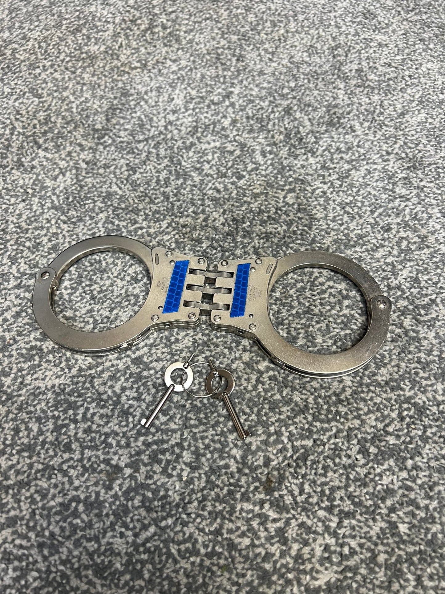 Ex Police Folding Handcuffs Genuine With 2x Keys Collectible Memorabilia Restraint